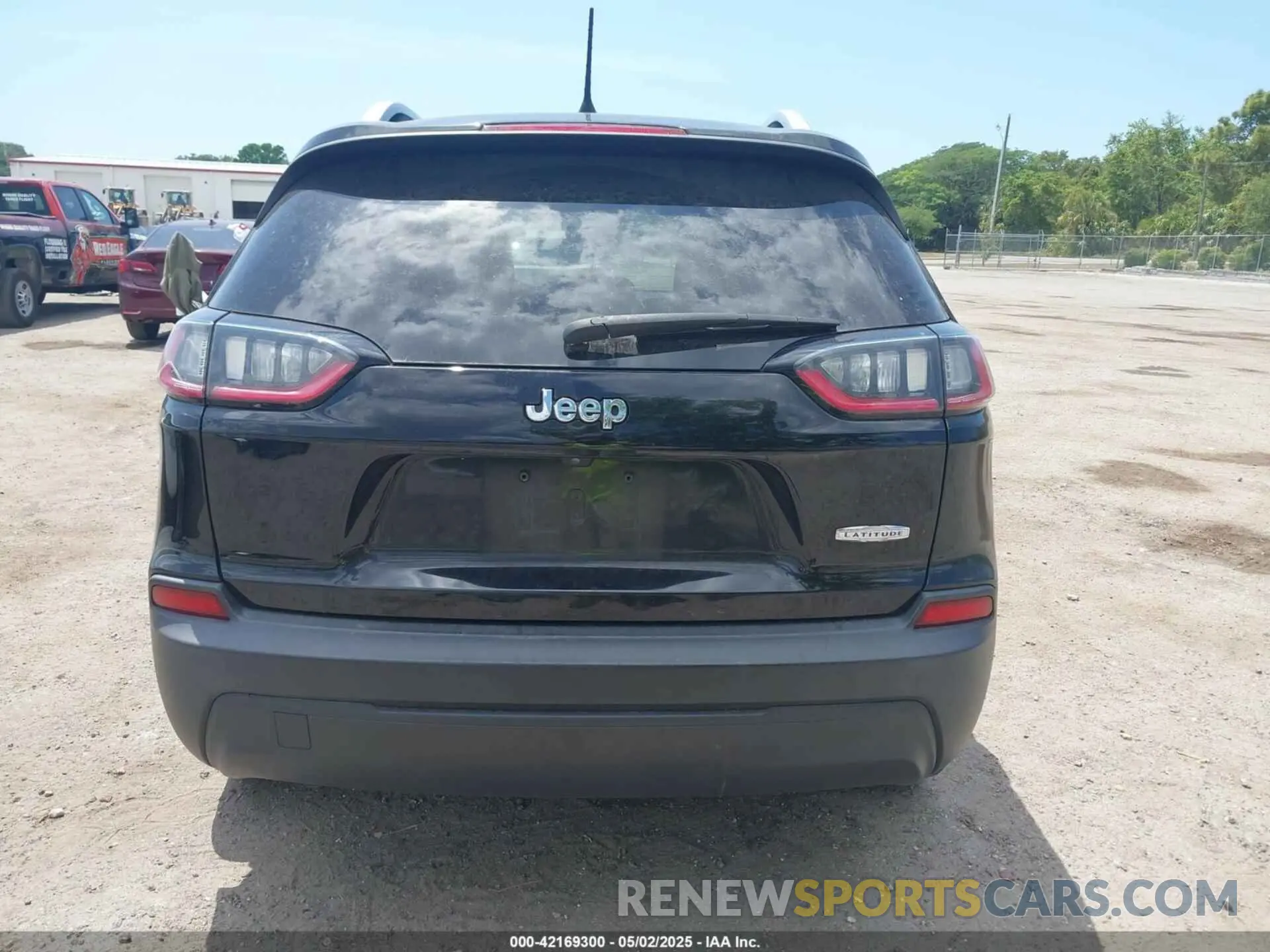 16 fotografías del automóvil dañado 1C4PJLCB6MD203810 JEEP CHEROKEE 2021