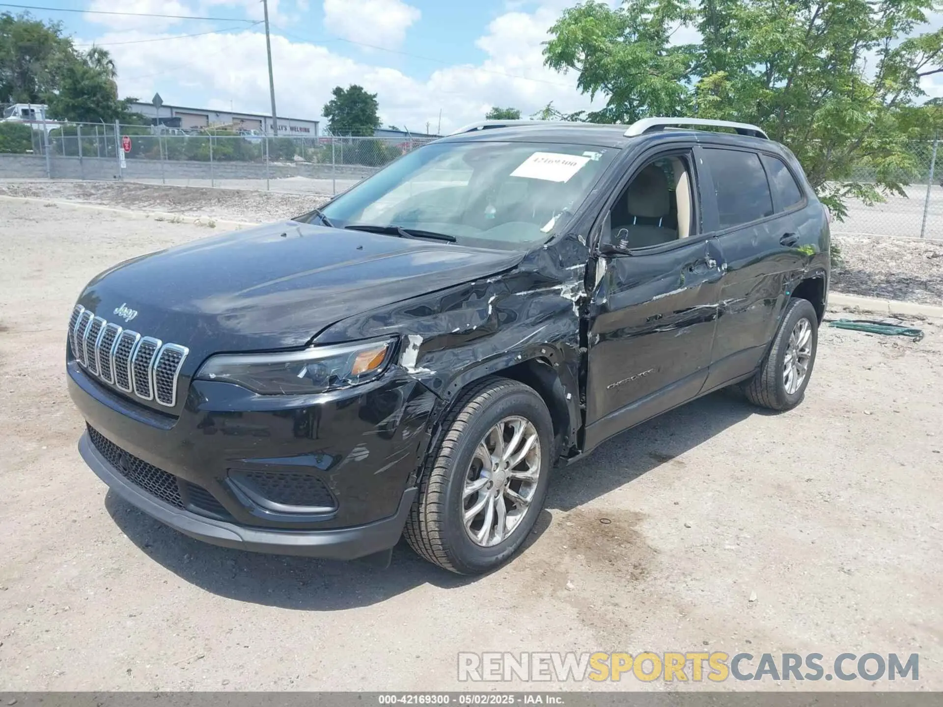 2 fotografías del automóvil dañado 1C4PJLCB6MD203810 JEEP CHEROKEE 2021