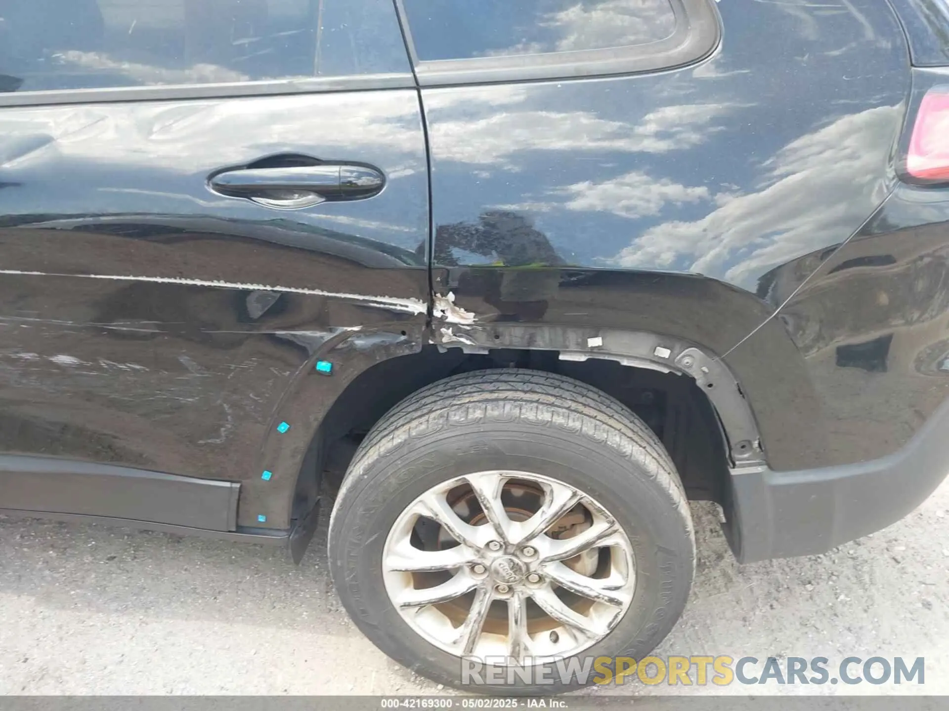 6 fotografías del automóvil dañado 1C4PJLCB6MD203810 JEEP CHEROKEE 2021