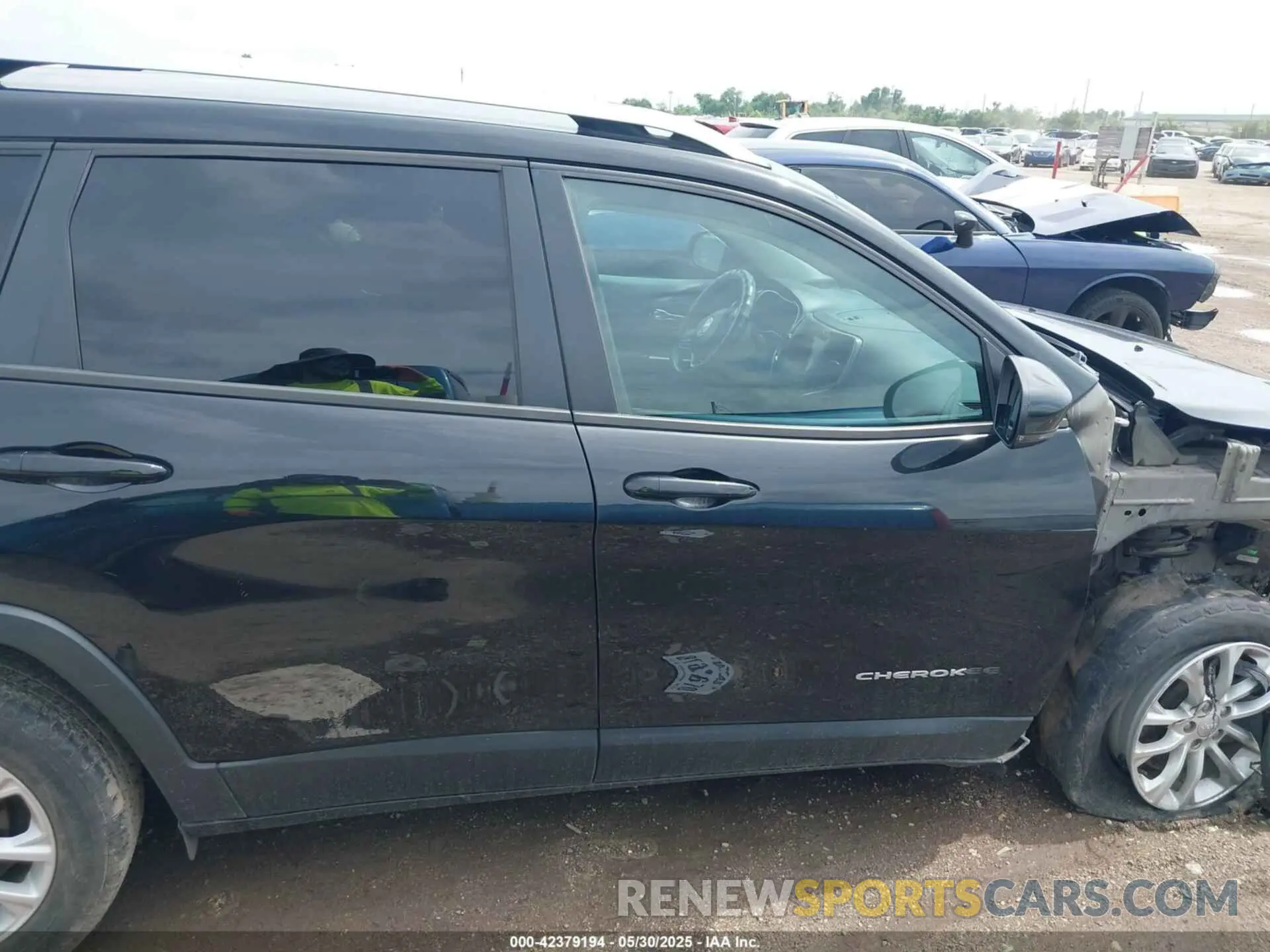 14 fotografías del automóvil dañado 1C4PJLCB8MD116023 JEEP CHEROKEE 2021