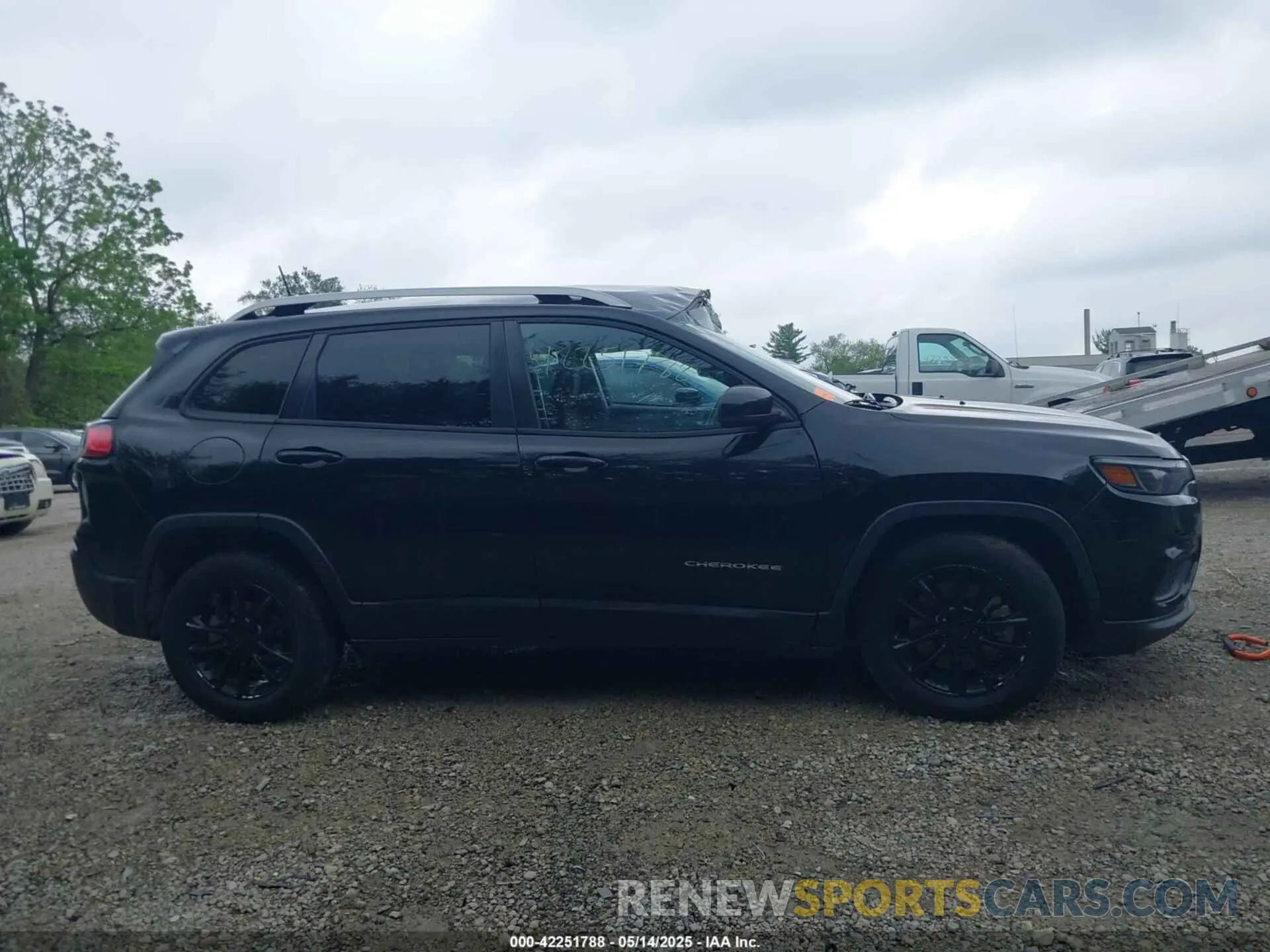 13 fotografías del automóvil dañado 1C4PJLCB9MD125782 JEEP CHEROKEE 2021