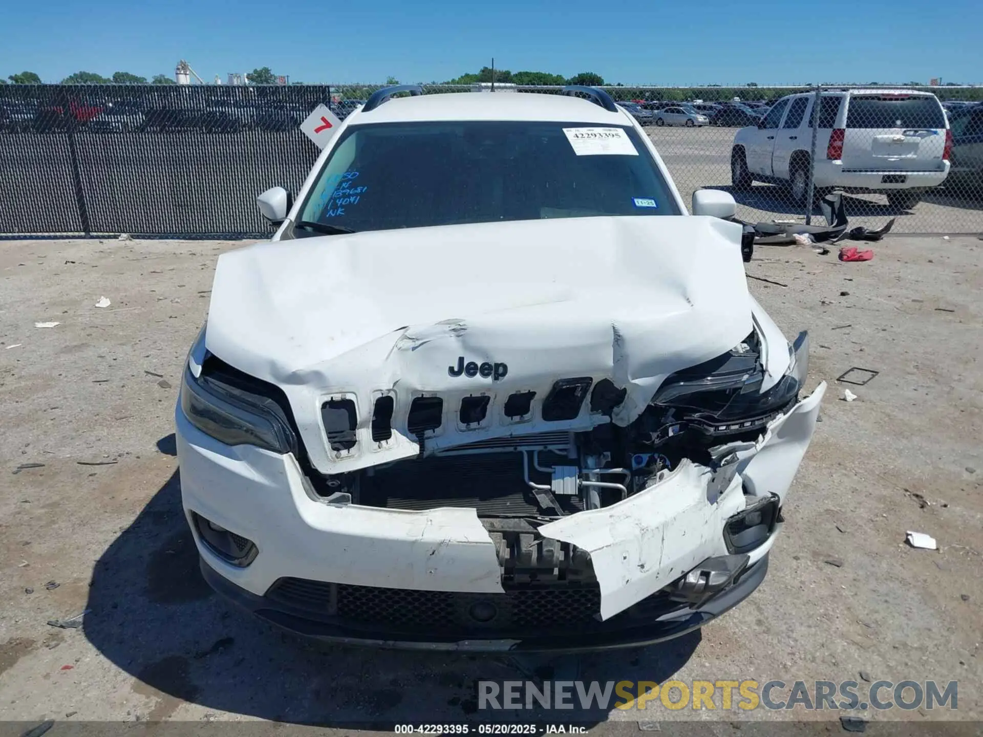 12 fotografías del automóvil dañado 1C4PJLLB0MD114041 JEEP CHEROKEE 2021