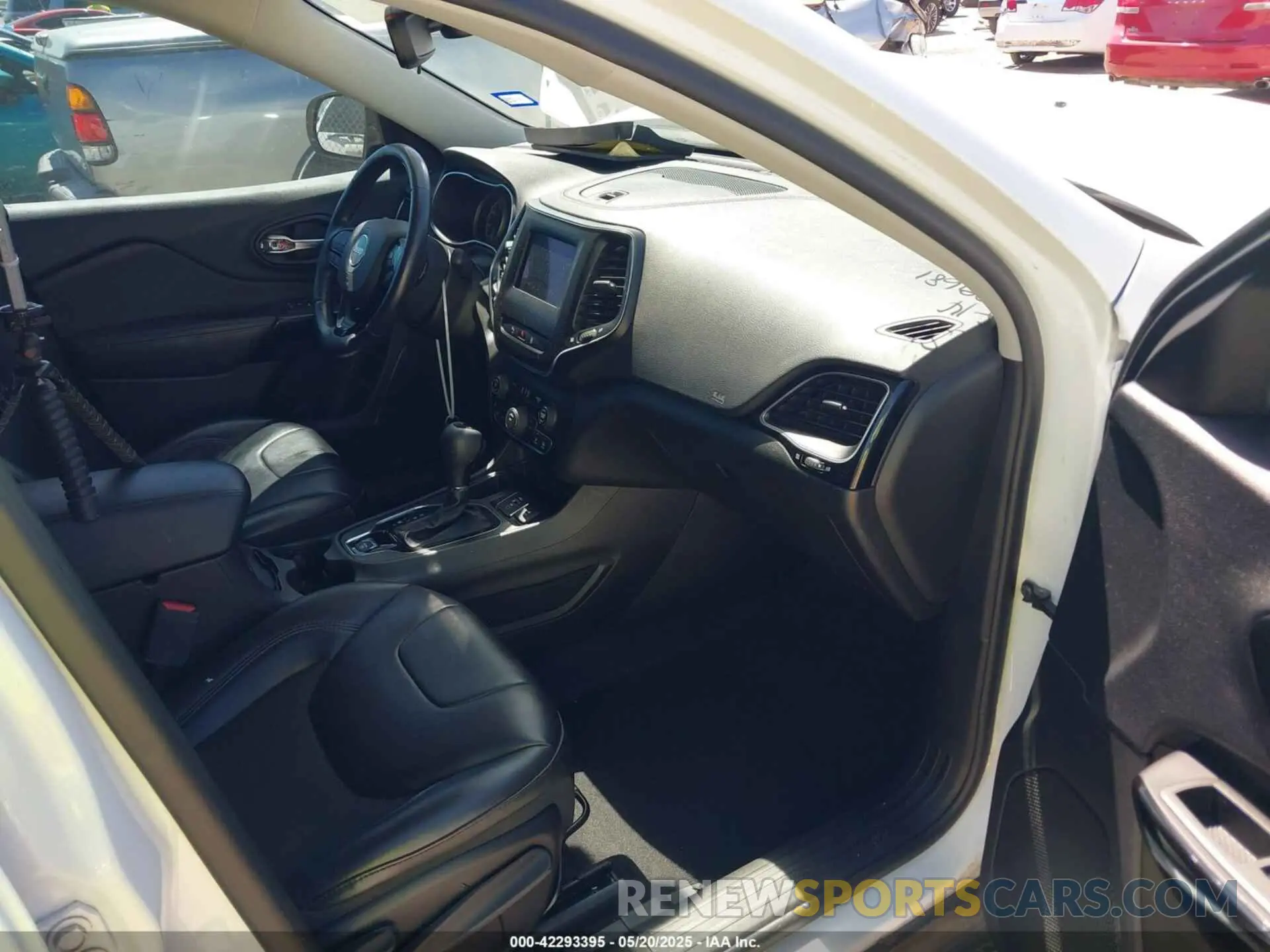 5 fotografías del automóvil dañado 1C4PJLLB0MD114041 JEEP CHEROKEE 2021