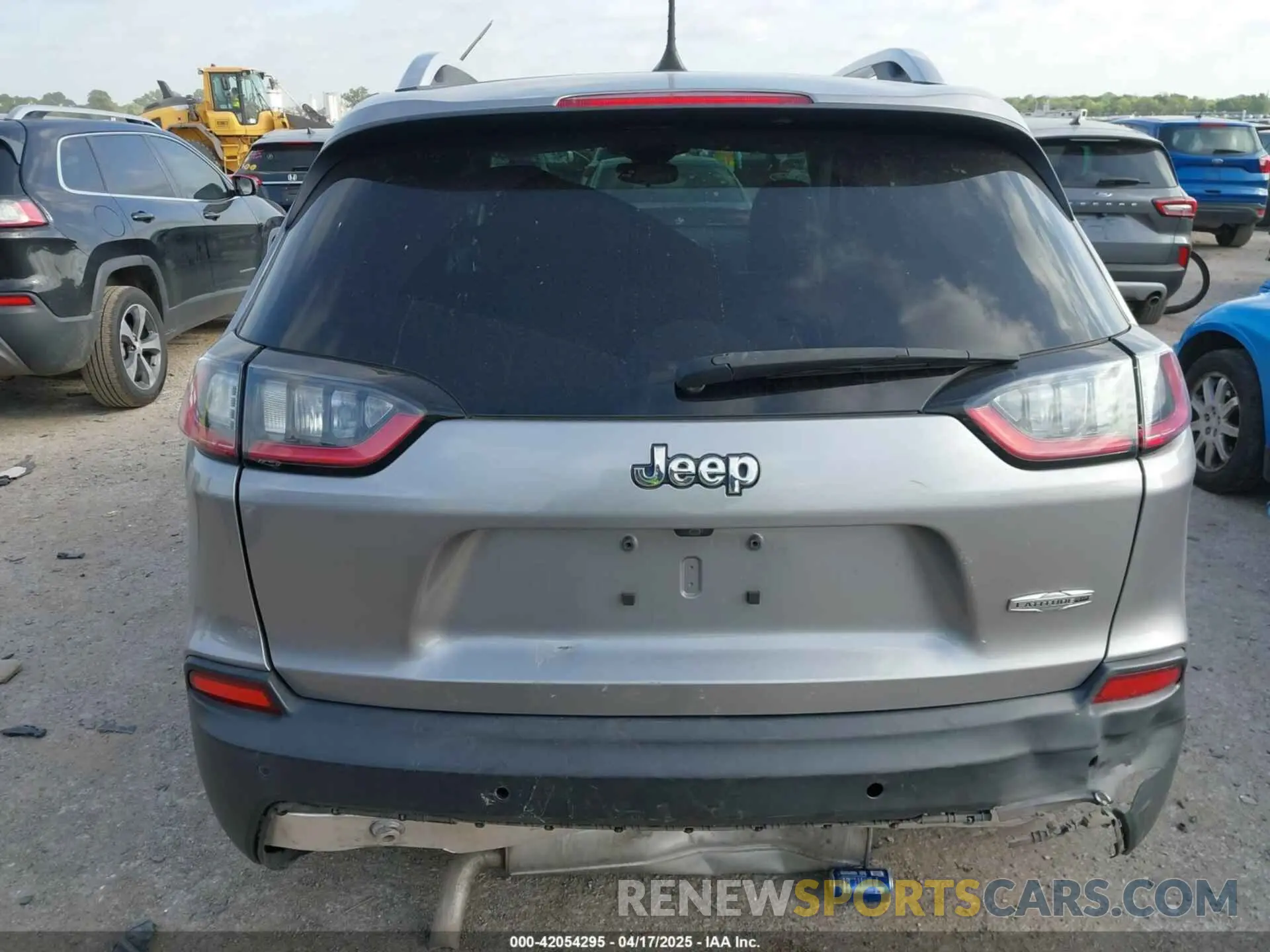 16 fotografías del automóvil dañado 1C4PJLLB0MD200305 JEEP CHEROKEE 2021
