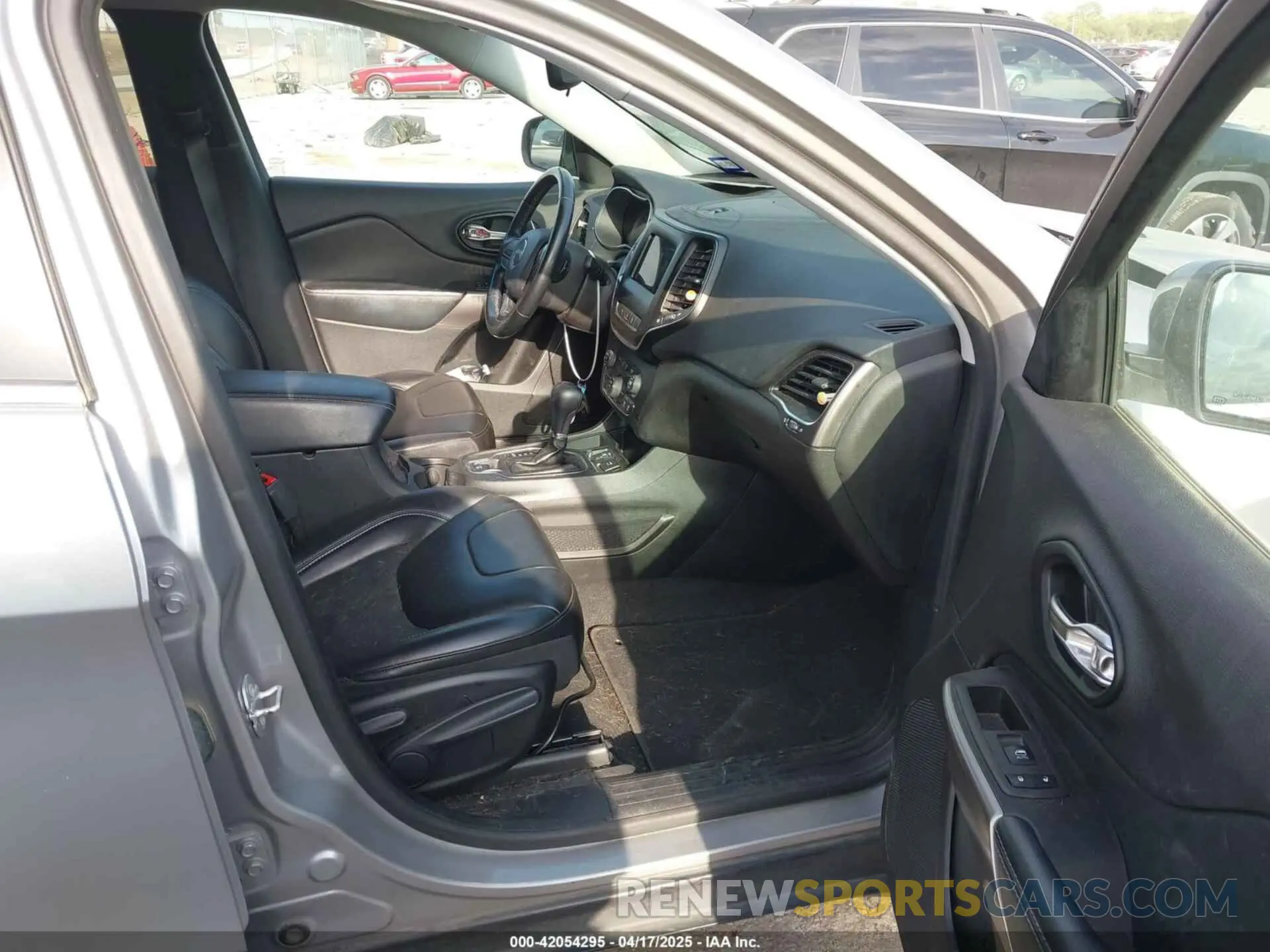5 fotografías del automóvil dañado 1C4PJLLB0MD200305 JEEP CHEROKEE 2021