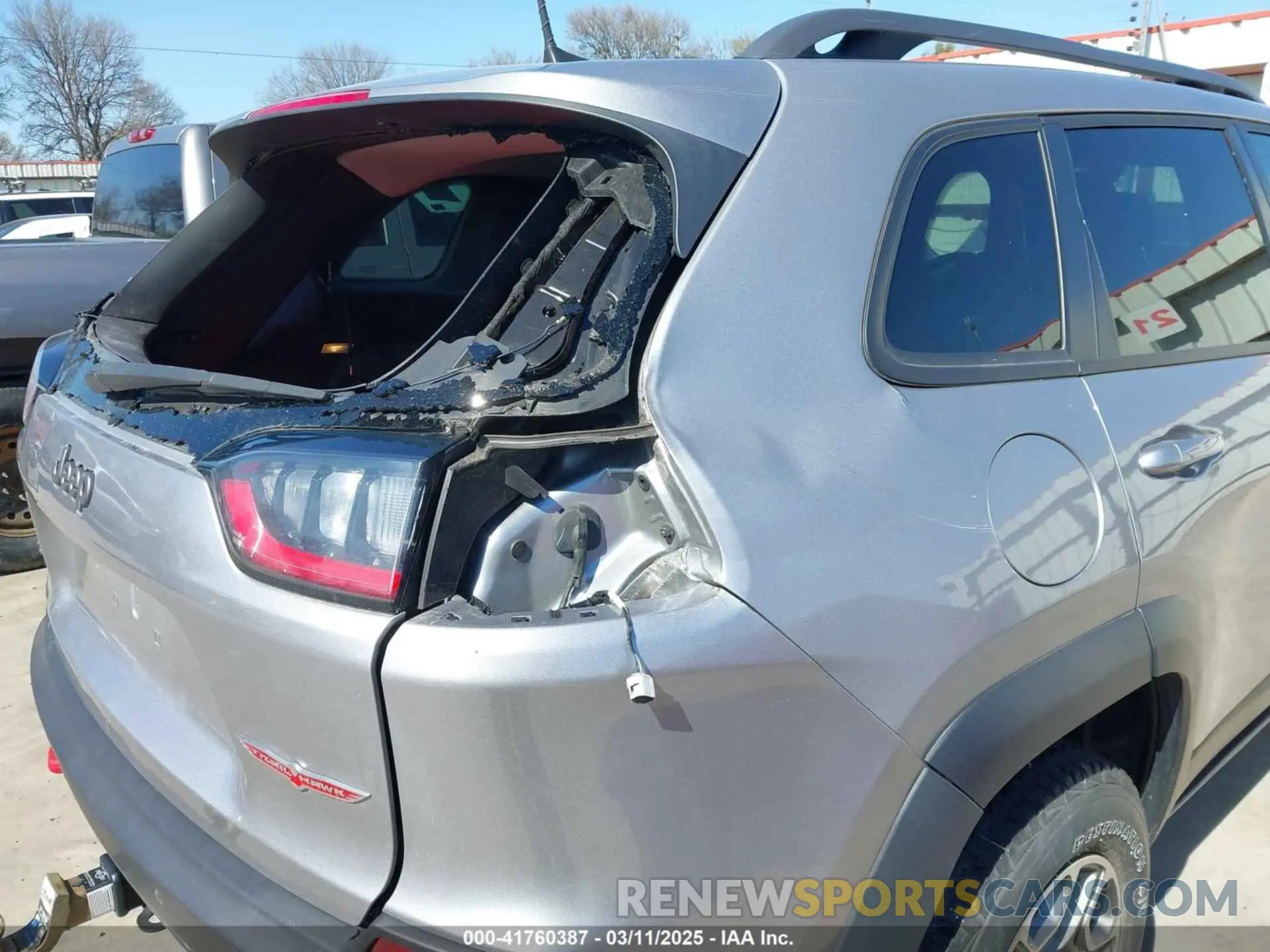 19 fotografías del automóvil dañado 1C4PJMBX0MD231122 JEEP CHEROKEE 2021