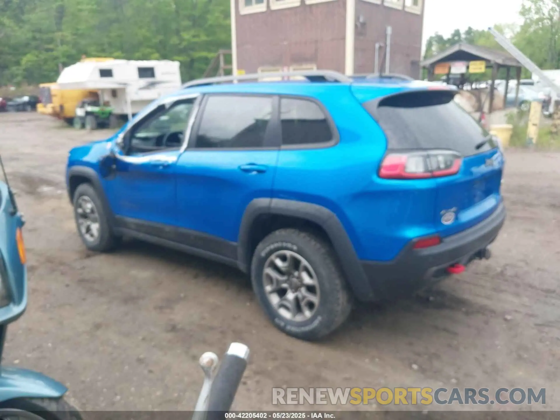 3 fotografías del automóvil dañado 1C4PJMBXXMD173102 JEEP CHEROKEE 2021