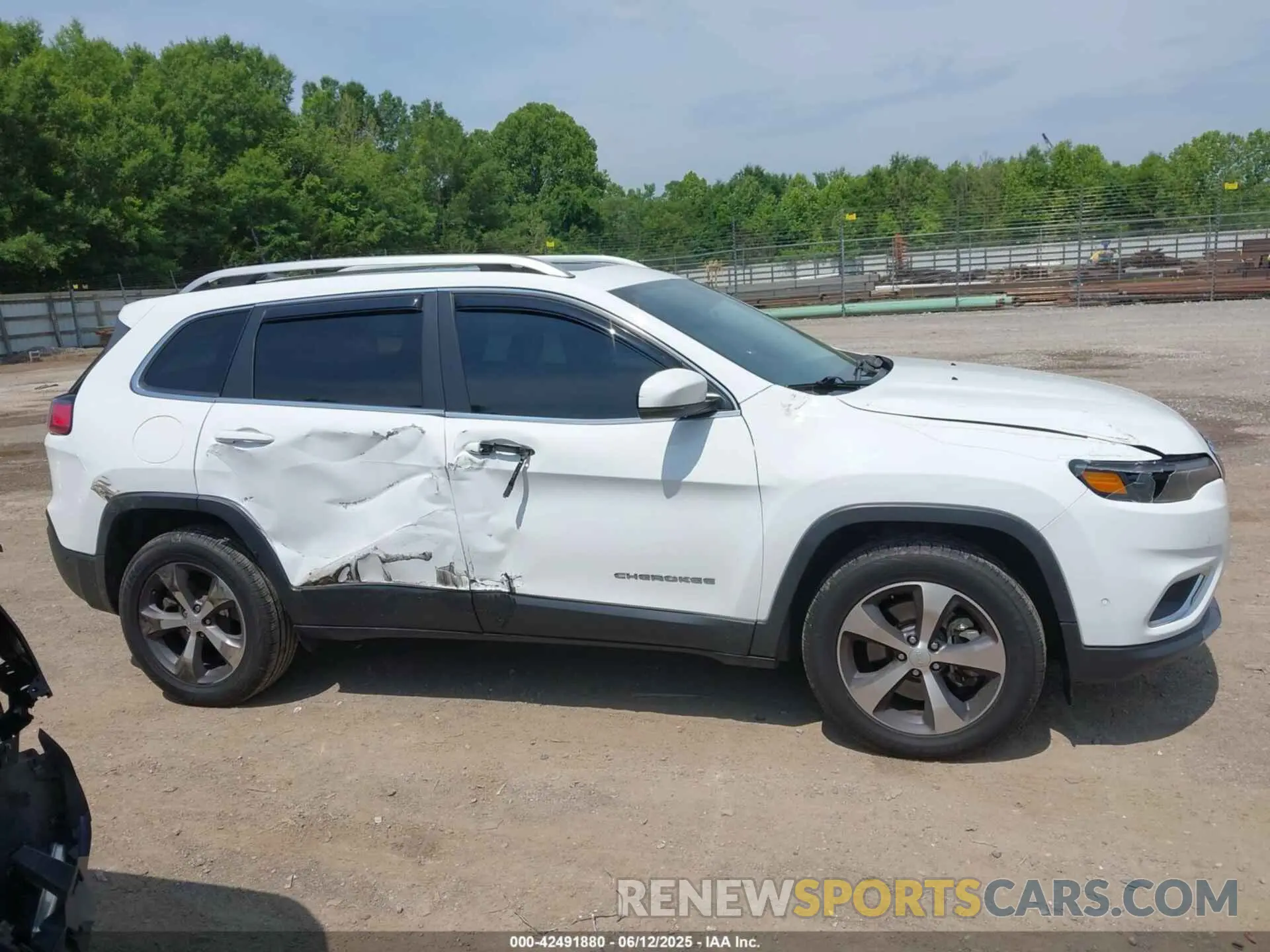 13 fotografías del automóvil dañado 1C4PJMDN3MD114680 JEEP CHEROKEE 2021