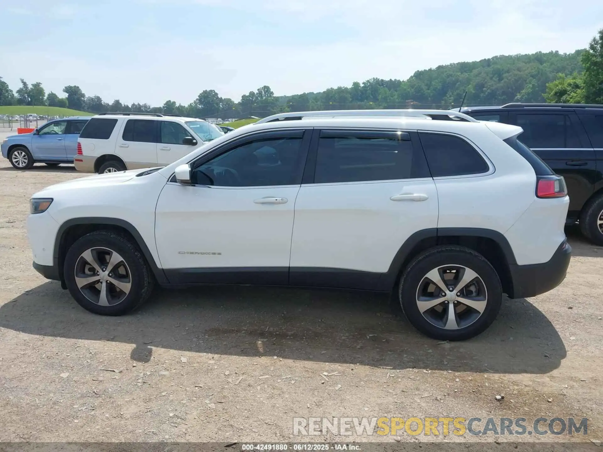 14 fotografías del automóvil dañado 1C4PJMDN3MD114680 JEEP CHEROKEE 2021