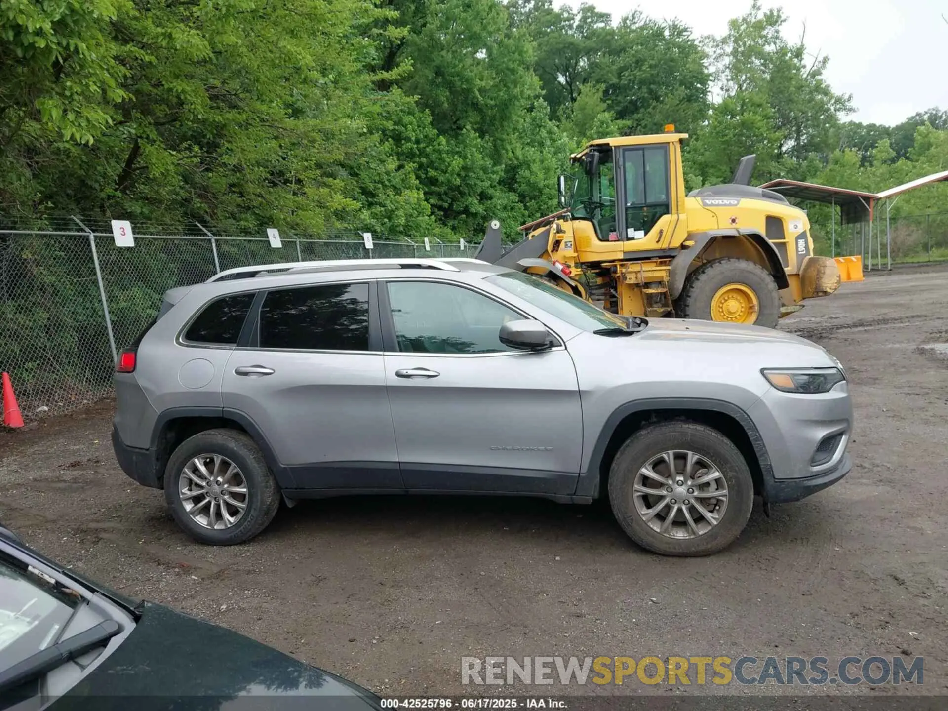13 fotografías del automóvil dañado 1C4PJMLB2MD242531 JEEP CHEROKEE 2021