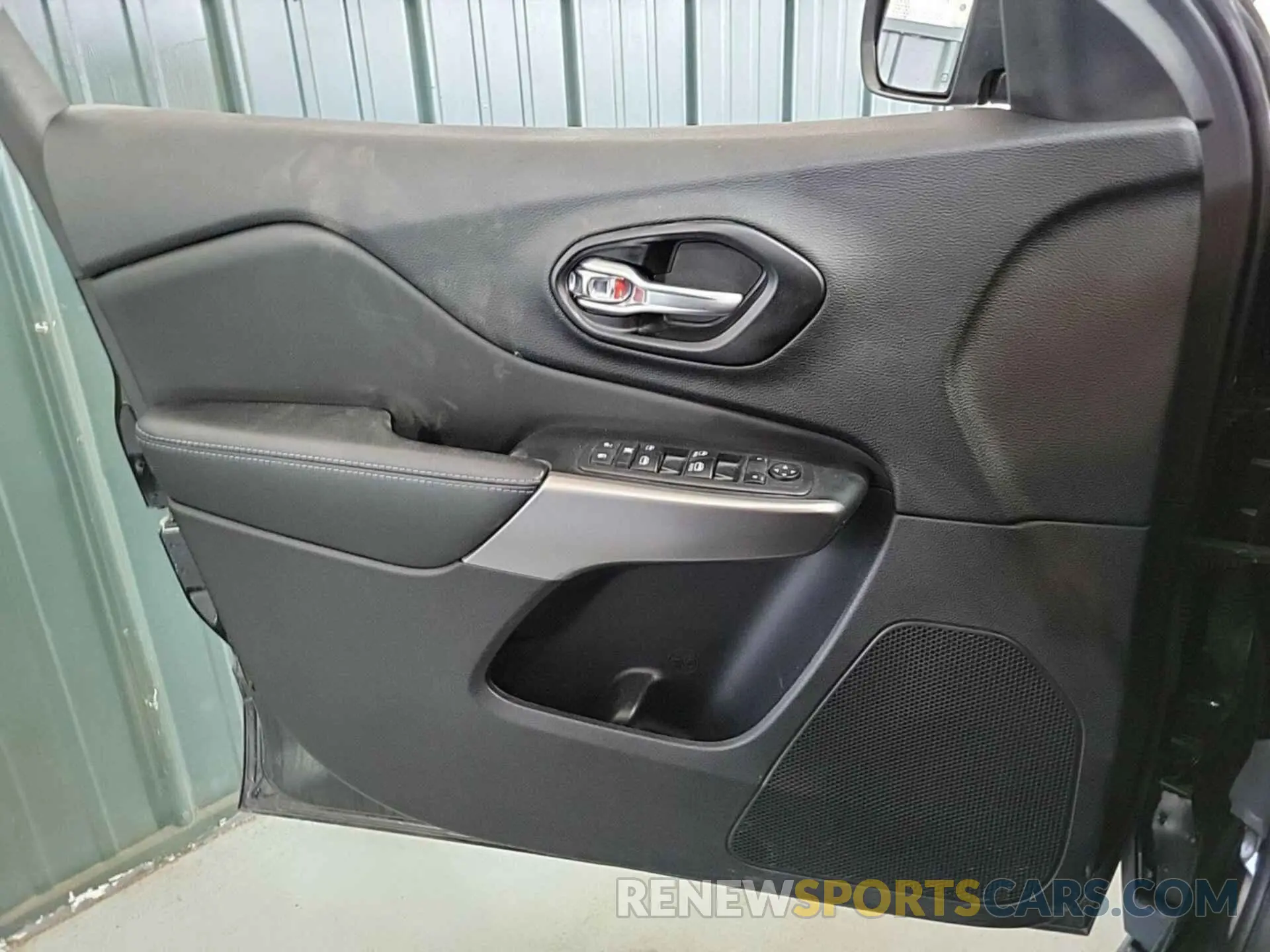 15 fotografías del automóvil dañado 1C4PJMLB8MD221327 JEEP CHEROKEE 2021