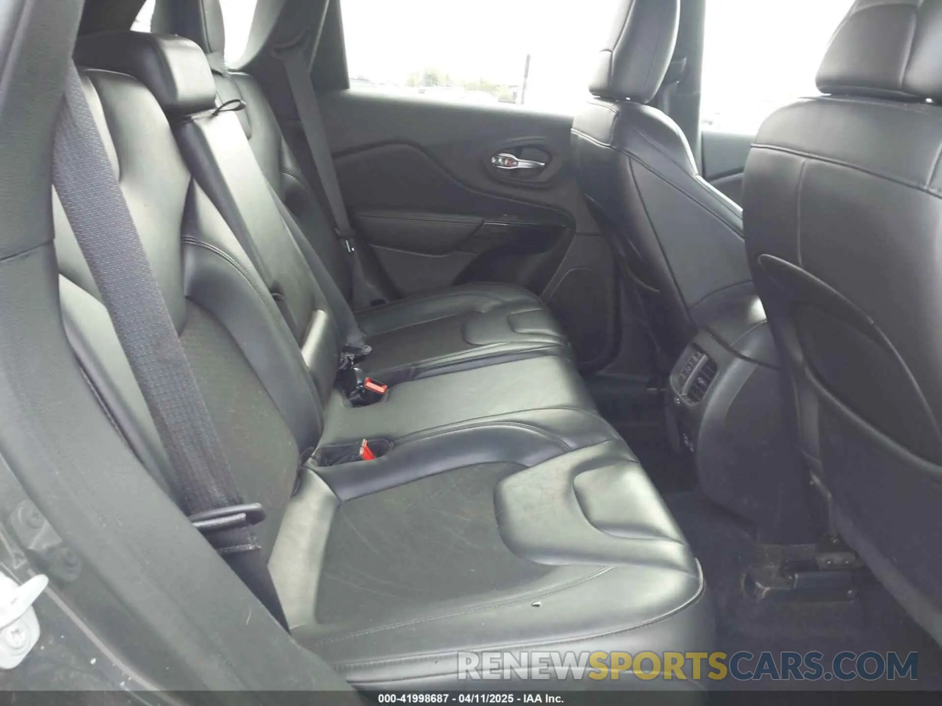 8 fotografías del automóvil dañado 1C4PJMLB9MD140076 JEEP CHEROKEE 2021