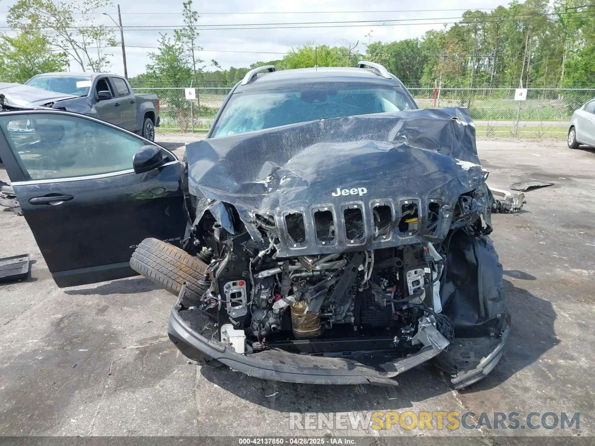12 fotografías del automóvil dañado 1C4PJMMX3MD167896 JEEP CHEROKEE 2021