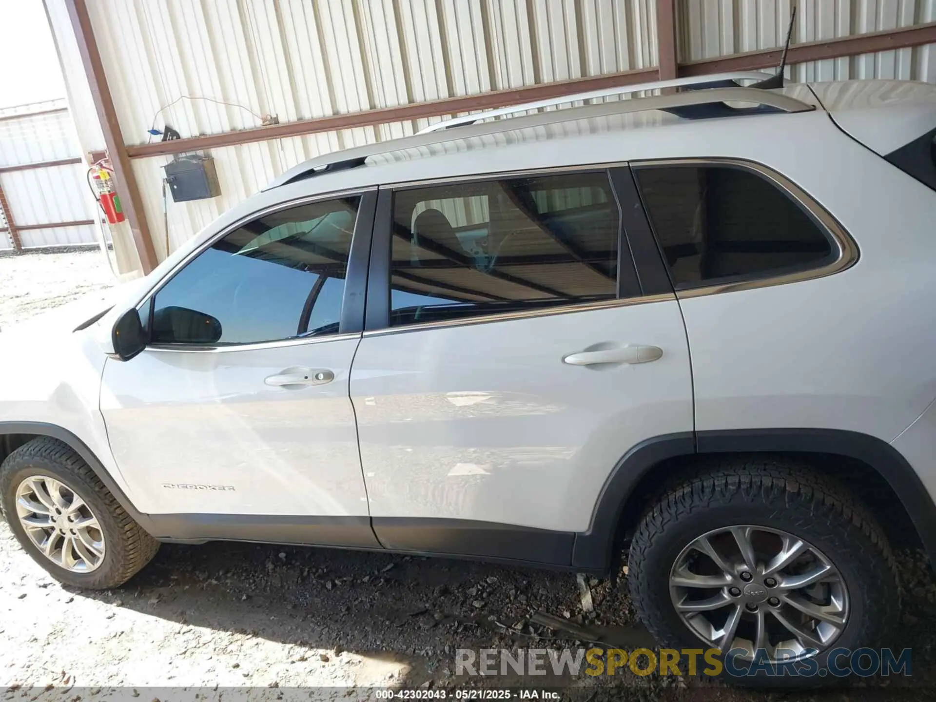 15 fotografías del automóvil dañado 1C4PJMMX4MD245019 JEEP CHEROKEE 2021