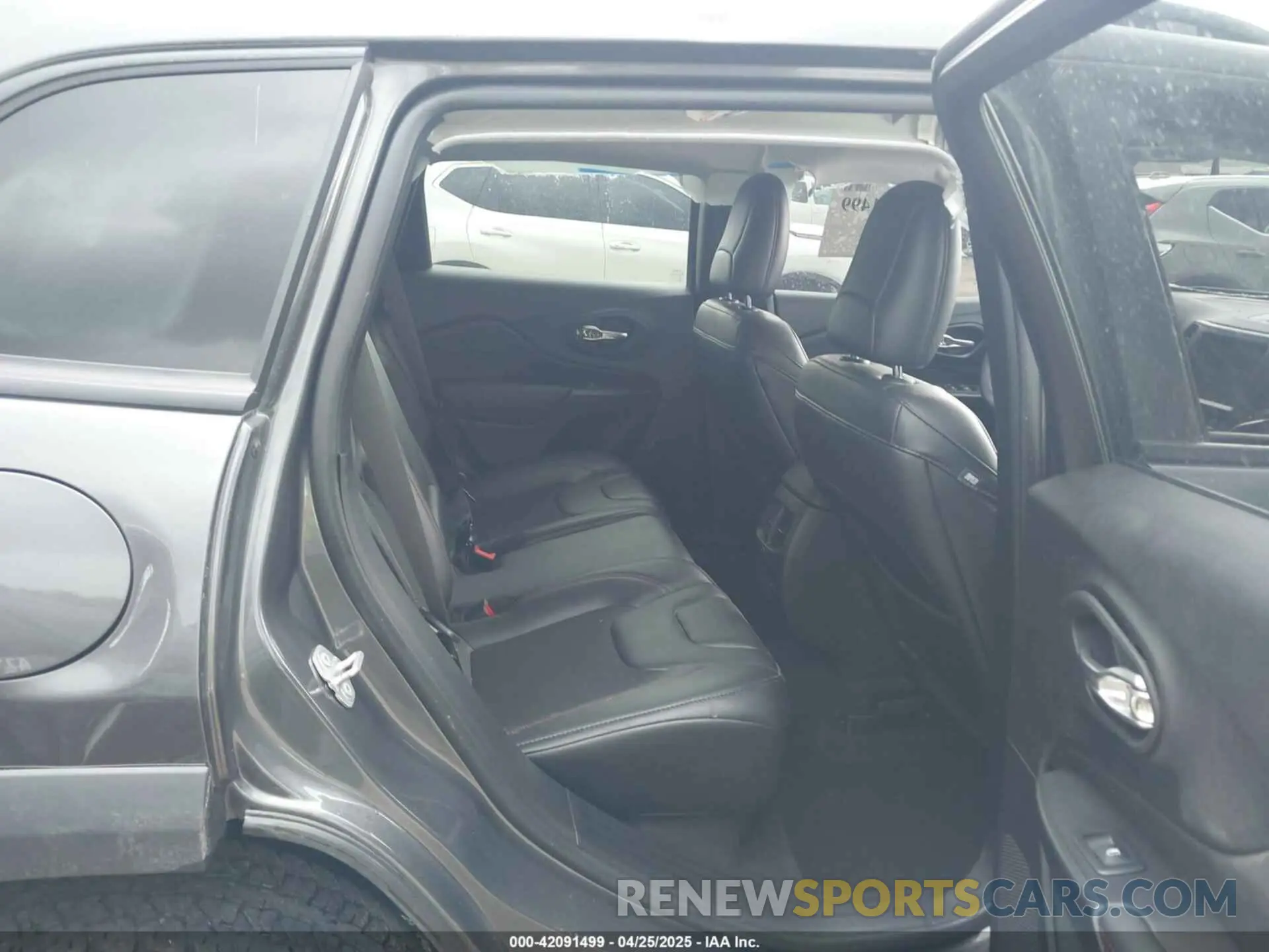 8 fotografías del automóvil dañado 1C4PJMBX5ND518361 JEEP CHEROKEE 2022