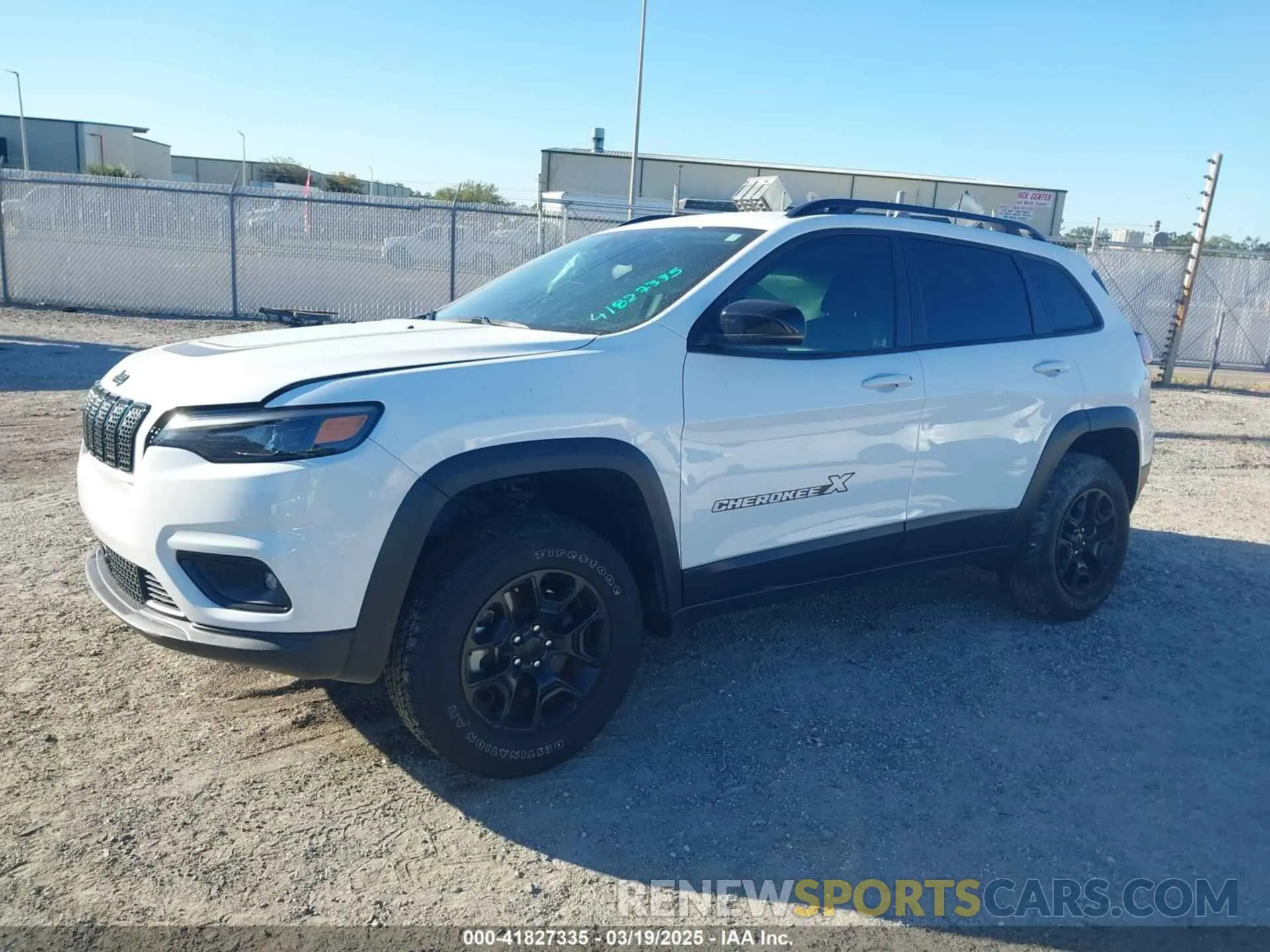 2 fotografías del automóvil dañado 1C4PJMCX2ND533284 JEEP CHEROKEE 2022