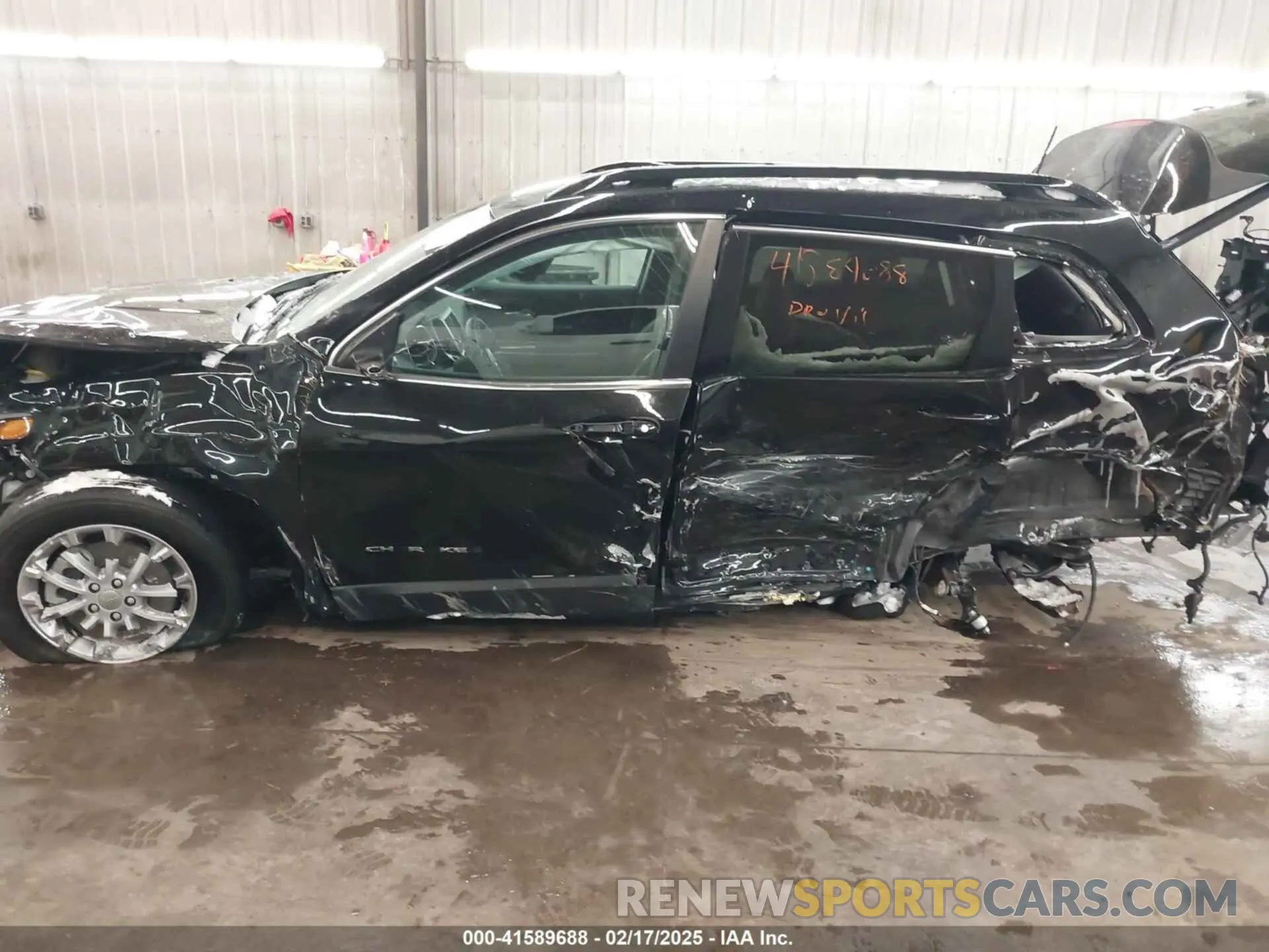 14 fotografías del automóvil dañado 1C4PJMMXXND502346 JEEP CHEROKEE 2022