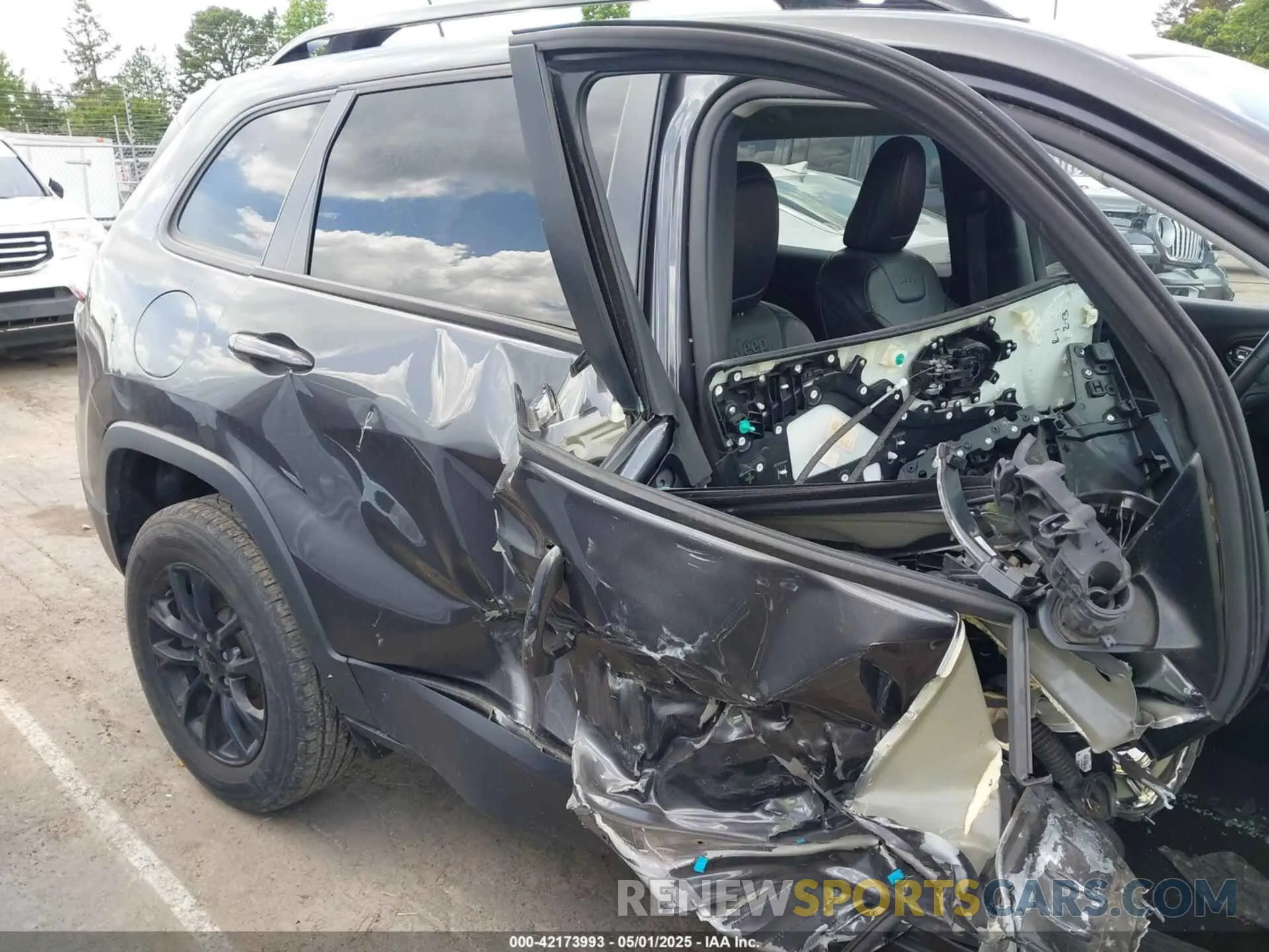 17 fotografías del automóvil dañado 1C4PJMMB0PD115067 JEEP CHEROKEE 2023