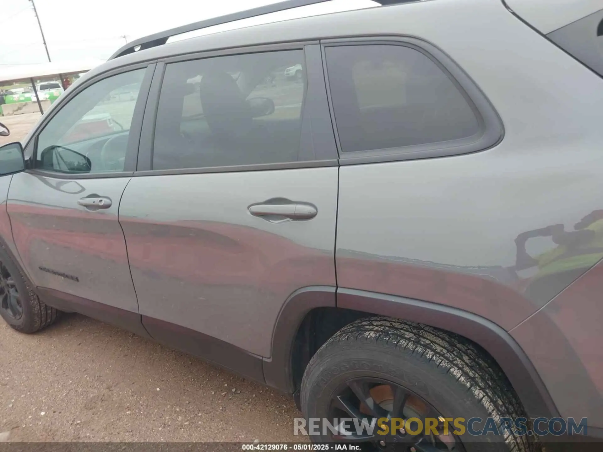 14 fotografías del automóvil dañado 1C4PJMMB5PD114674 JEEP CHEROKEE 2023