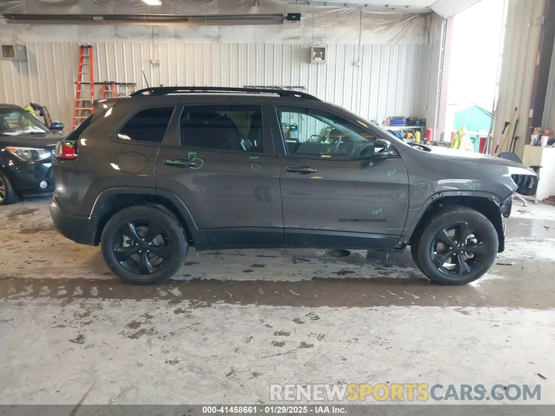 13 fotografías del automóvil dañado 1C4PJMMB7PD107404 JEEP CHEROKEE 2023