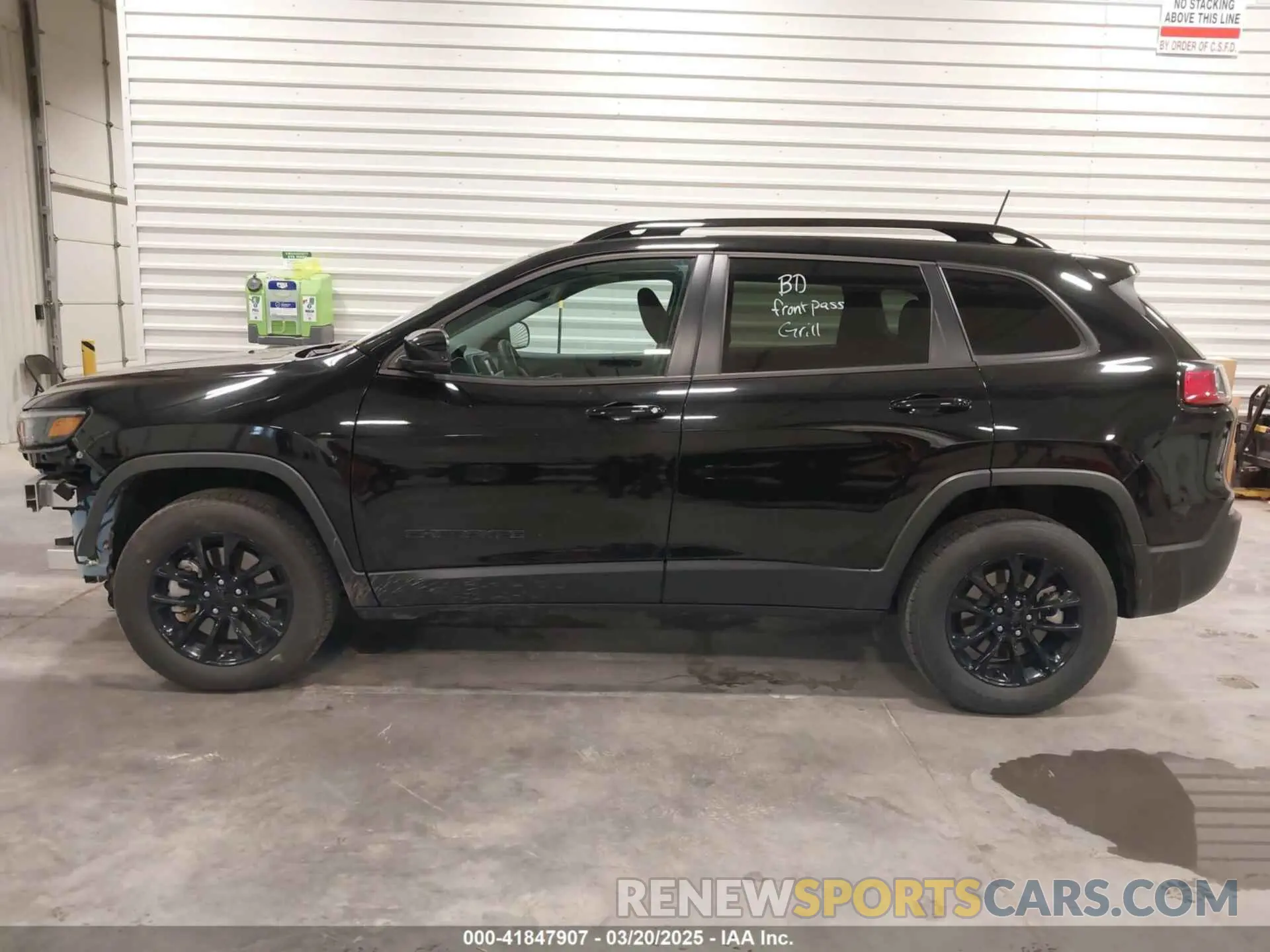 15 fotografías del automóvil dañado 1C4PJMMB8PD109632 JEEP CHEROKEE 2023