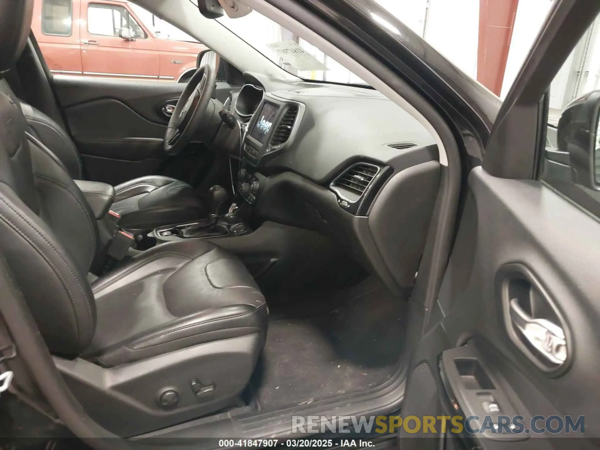 5 fotografías del automóvil dañado 1C4PJMMB8PD109632 JEEP CHEROKEE 2023