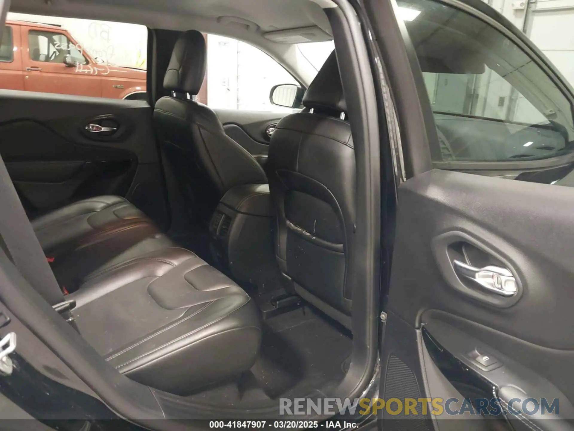 8 fotografías del automóvil dañado 1C4PJMMB8PD109632 JEEP CHEROKEE 2023