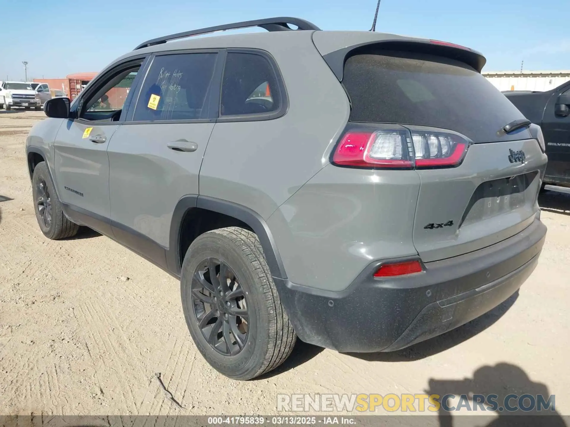 3 fotografías del automóvil dañado 1C4PJMMB8PD111042 JEEP CHEROKEE 2023
