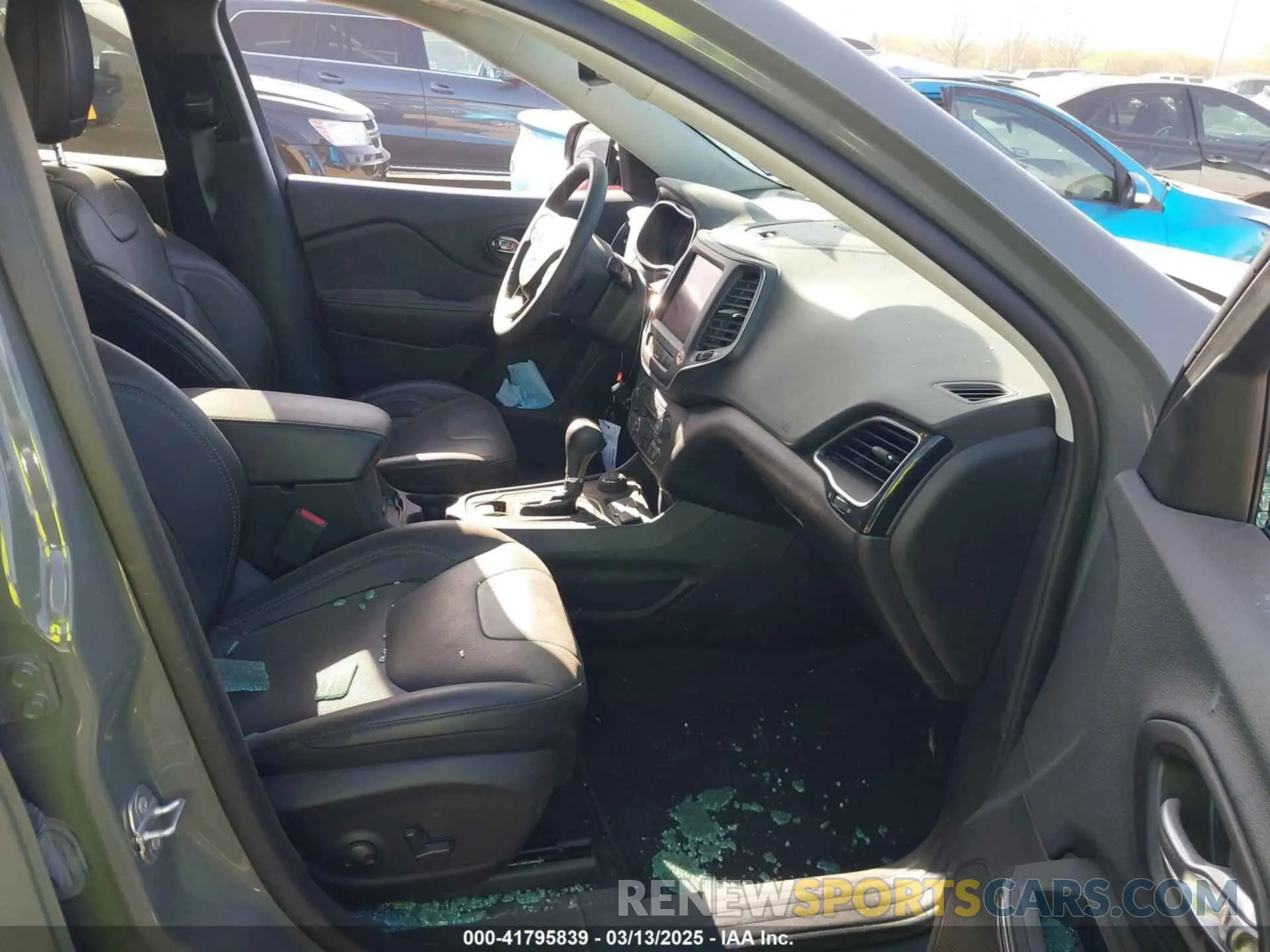 8 fotografías del automóvil dañado 1C4PJMMB8PD111042 JEEP CHEROKEE 2023