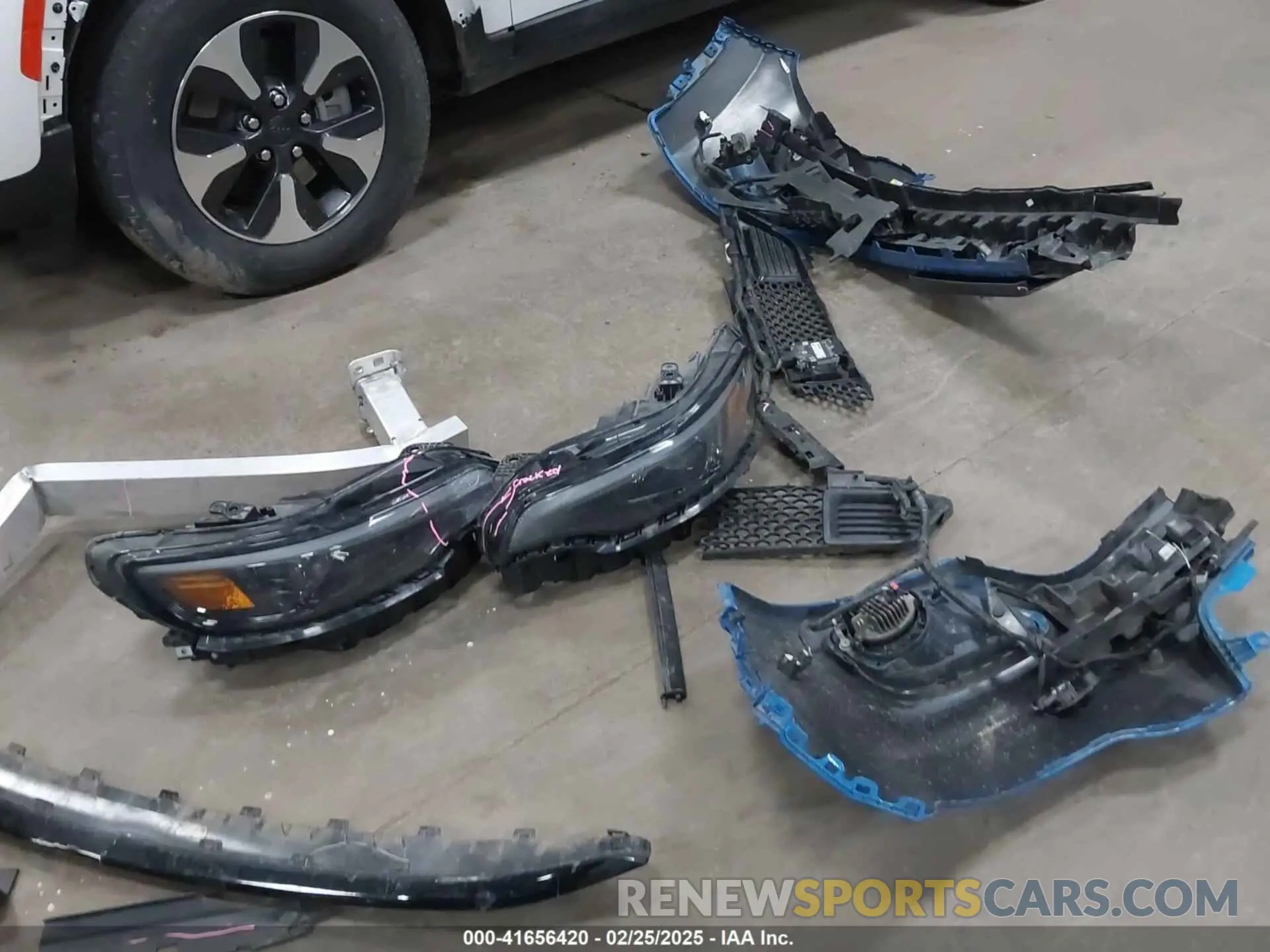 12 fotografías del automóvil dañado 1C4PJMMB9PD108442 JEEP CHEROKEE 2023