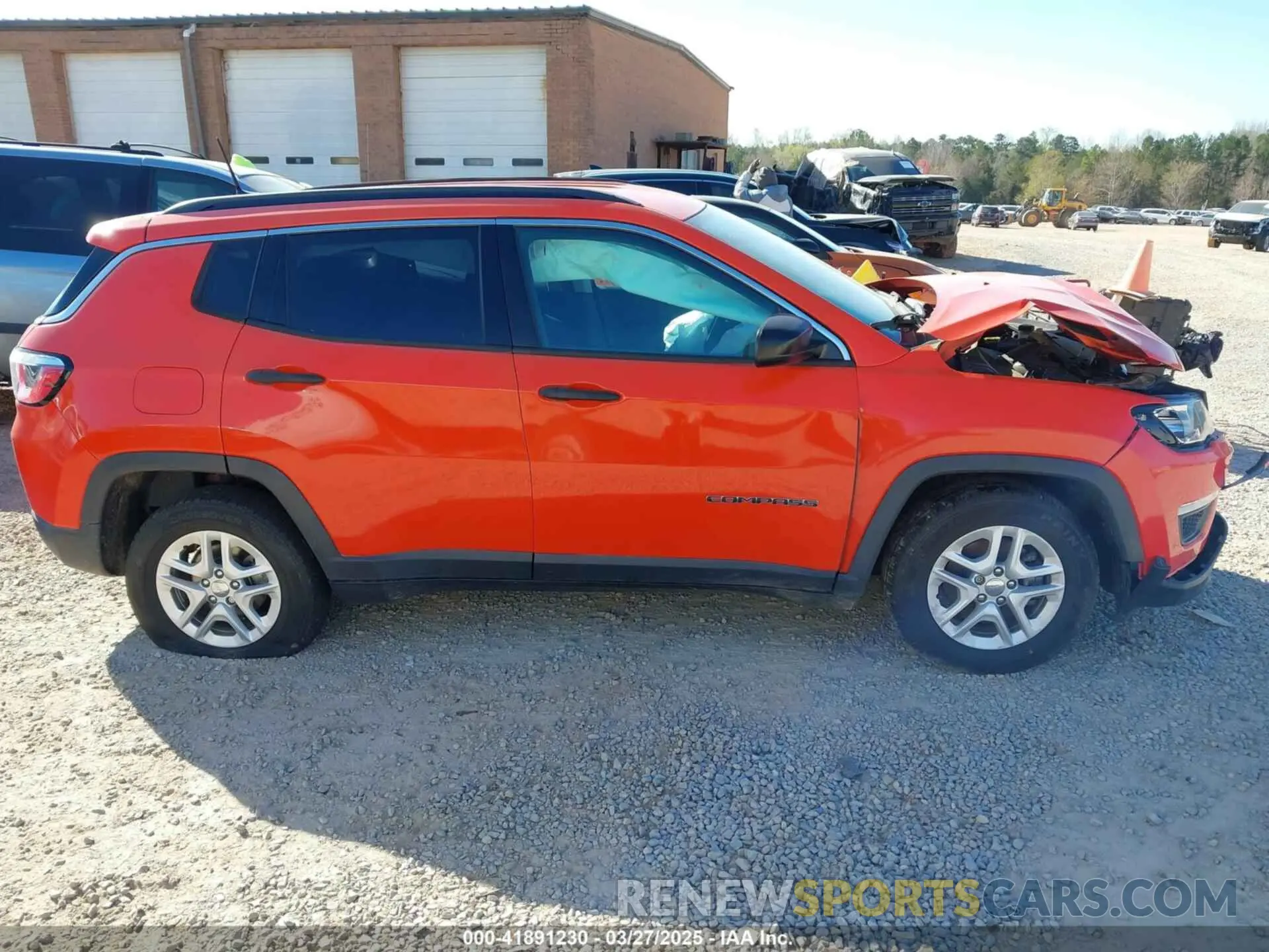 13 fotografías del automóvil dañado 3C4NJCAB0KT820086 JEEP COMPASS 2019