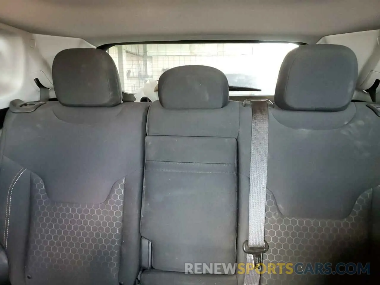 10 fotografías del automóvil dañado 3C4NJCAB8KT622274 JEEP COMPASS 2019