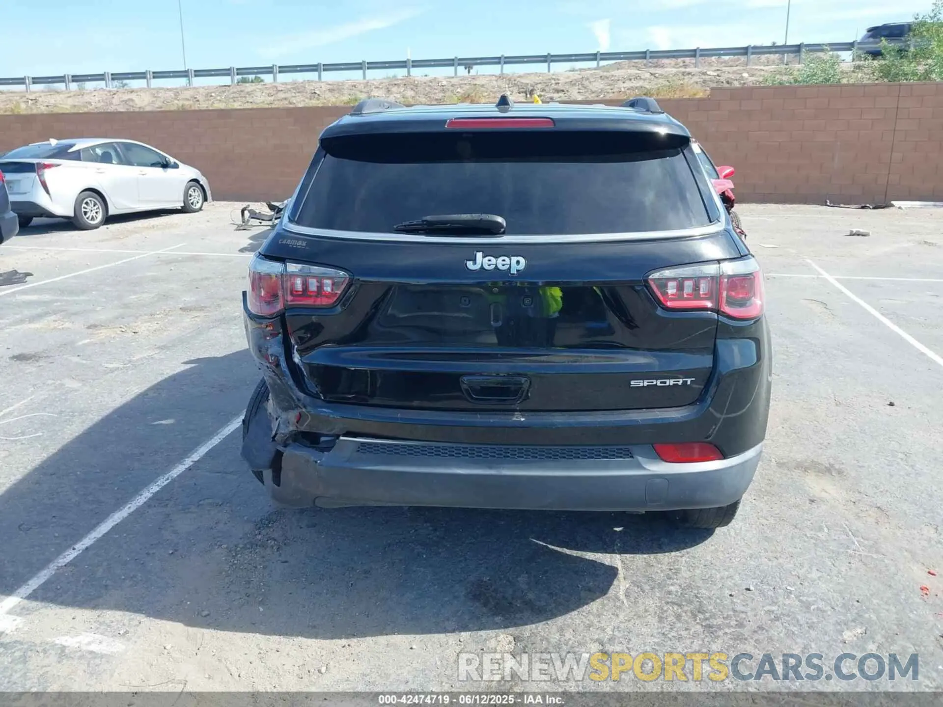 16 fotografías del automóvil dañado 3C4NJCAB8KT652360 JEEP COMPASS 2019