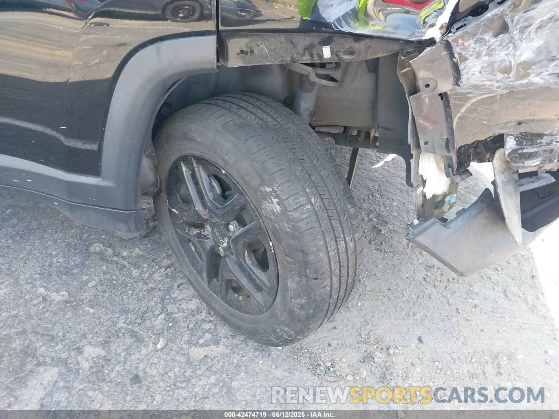 17 fotografías del automóvil dañado 3C4NJCAB8KT652360 JEEP COMPASS 2019