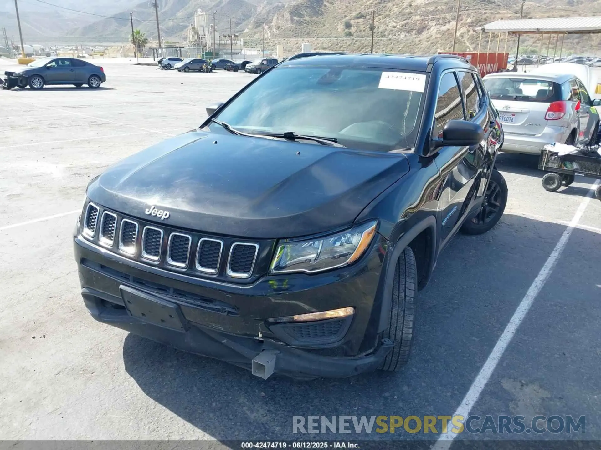2 fotografías del automóvil dañado 3C4NJCAB8KT652360 JEEP COMPASS 2019