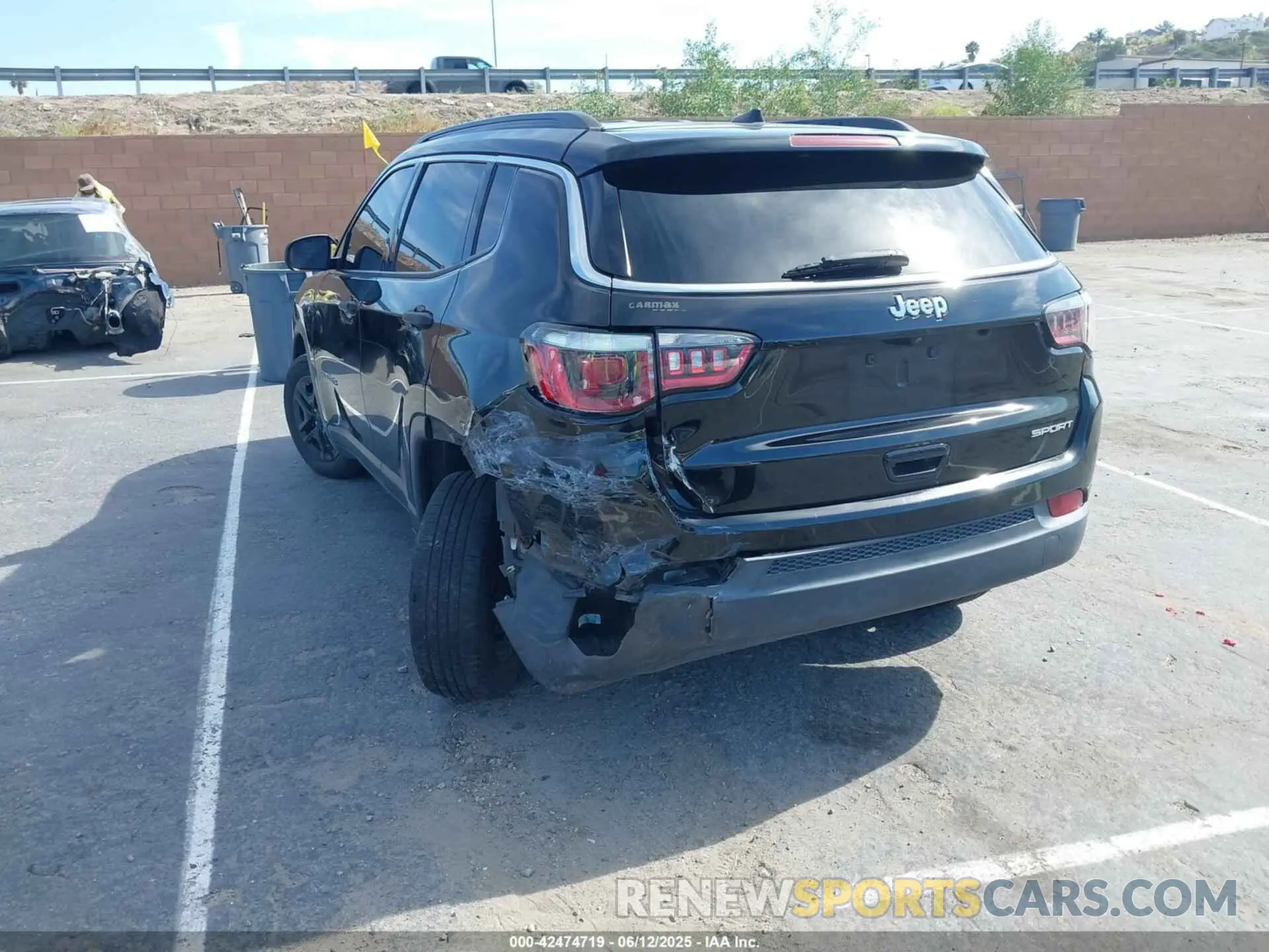 3 fotografías del automóvil dañado 3C4NJCAB8KT652360 JEEP COMPASS 2019