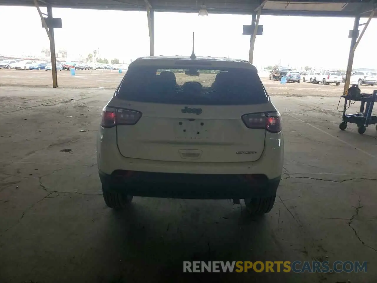 6 fotografías del automóvil dañado 3C4NJCAB9KT613809 JEEP COMPASS 2019