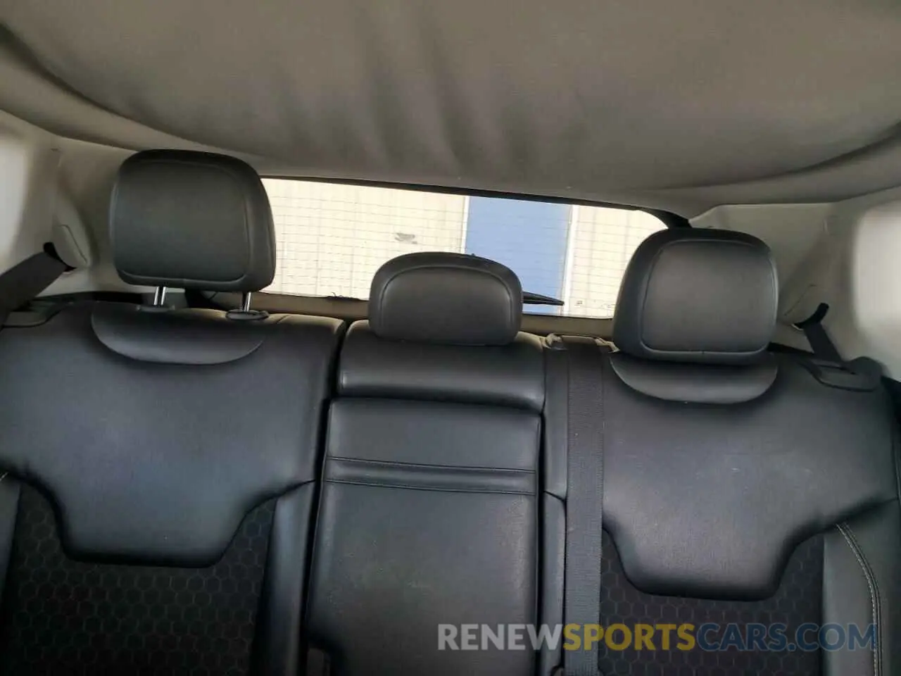 10 fotografías del automóvil dañado 3C4NJCBB0KT637477 JEEP COMPASS 2019