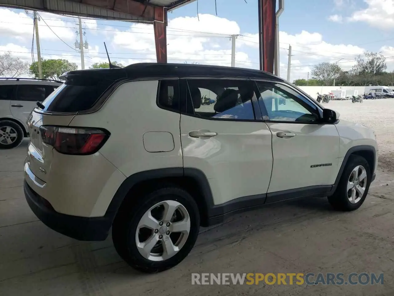 3 fotografías del automóvil dañado 3C4NJCBB0KT637477 JEEP COMPASS 2019