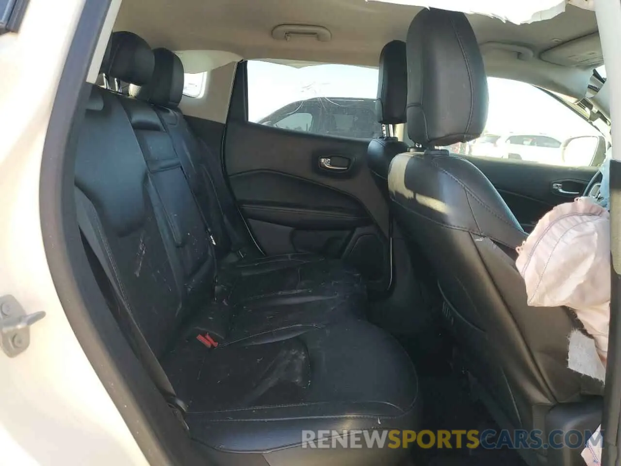 11 fotografías del automóvil dañado 3C4NJCBB0KT652173 JEEP COMPASS 2019