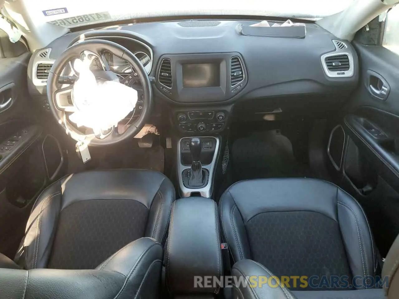 8 fotografías del automóvil dañado 3C4NJCBB0KT652173 JEEP COMPASS 2019