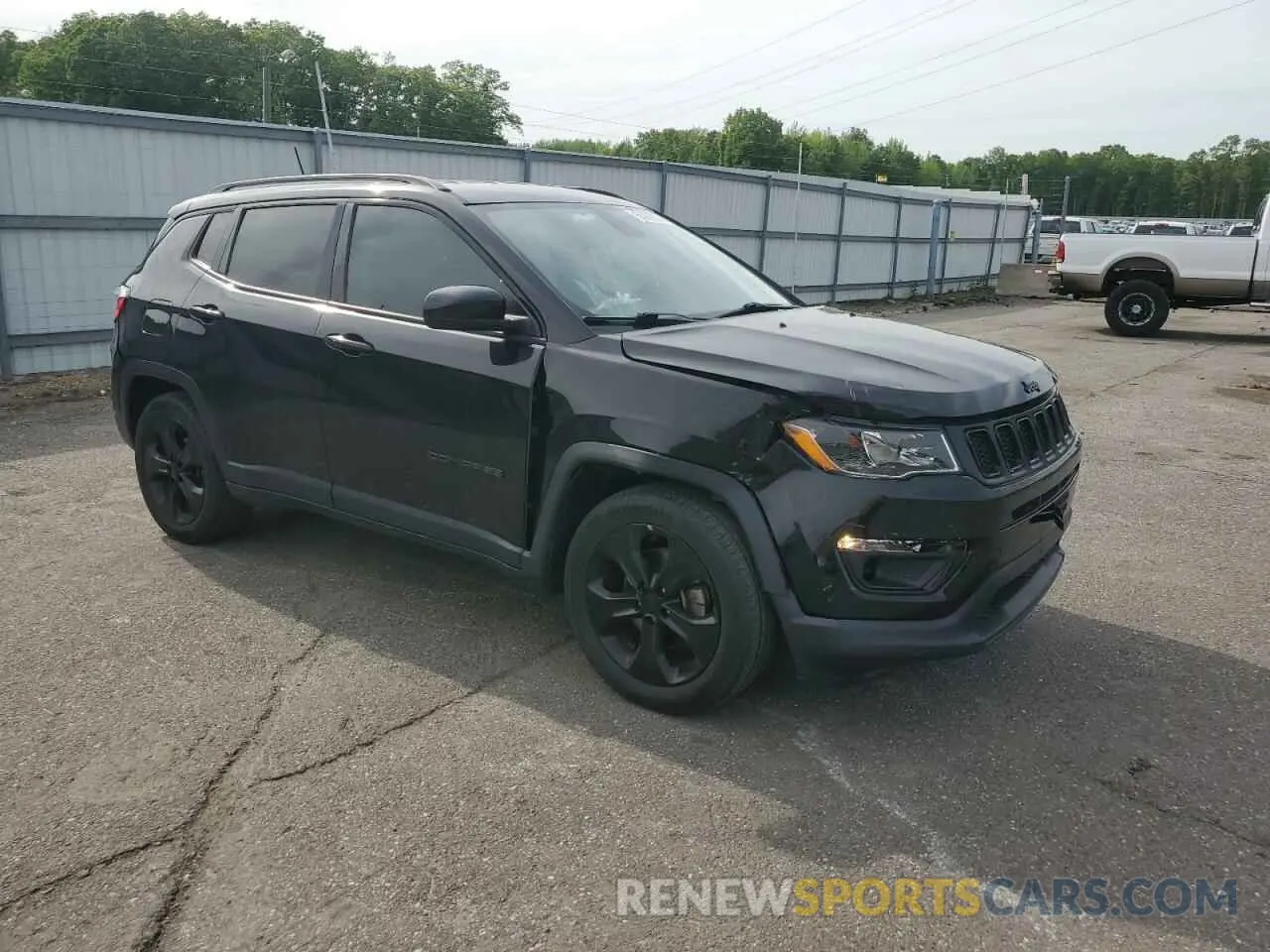 4 fotografías del automóvil dañado 3C4NJCBB0KT699476 JEEP COMPASS 2019