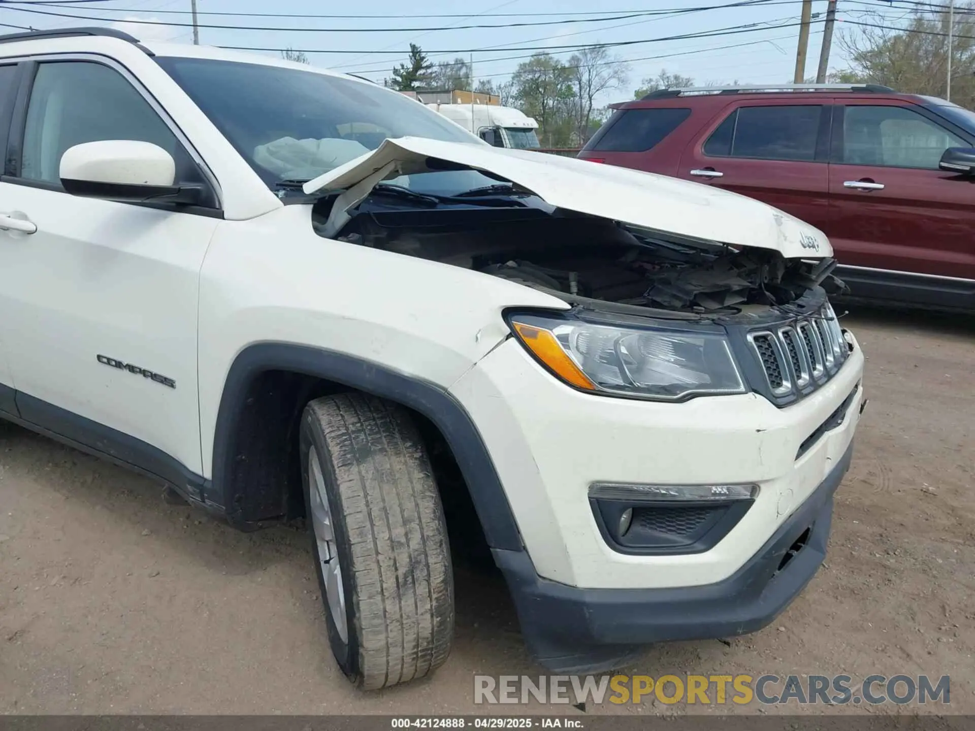 6 fotografías del automóvil dañado 3C4NJCBB1KT646706 JEEP COMPASS 2019