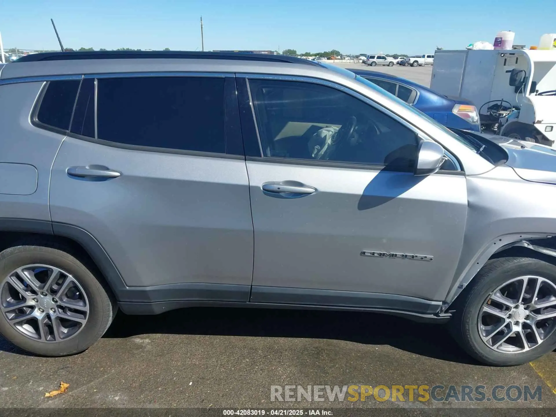 14 fotografías del automóvil dañado 3C4NJCBB1KT819754 JEEP COMPASS 2019