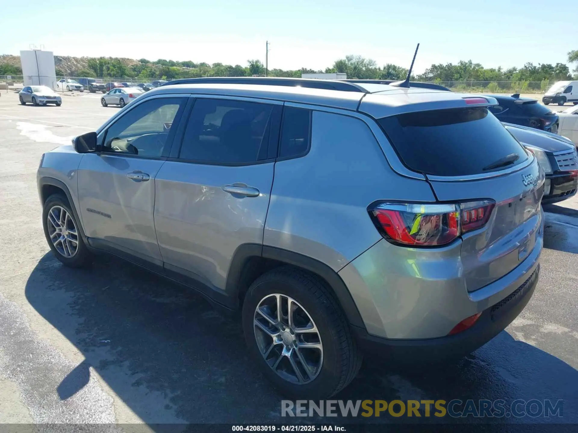 3 fotografías del automóvil dañado 3C4NJCBB1KT819754 JEEP COMPASS 2019