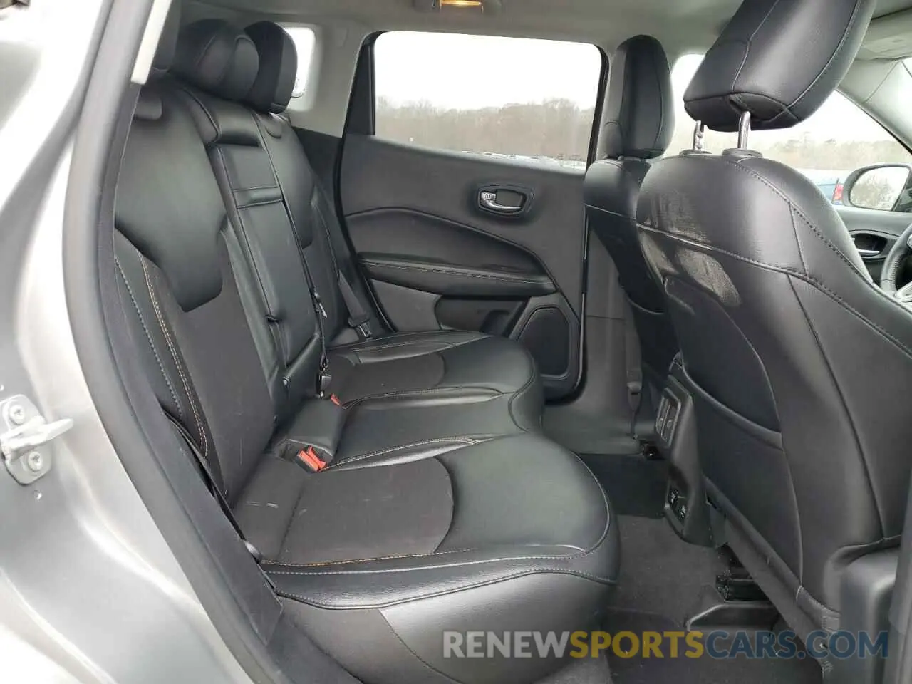 11 fotografías del automóvil dañado 3C4NJCBB2KT762948 JEEP COMPASS 2019