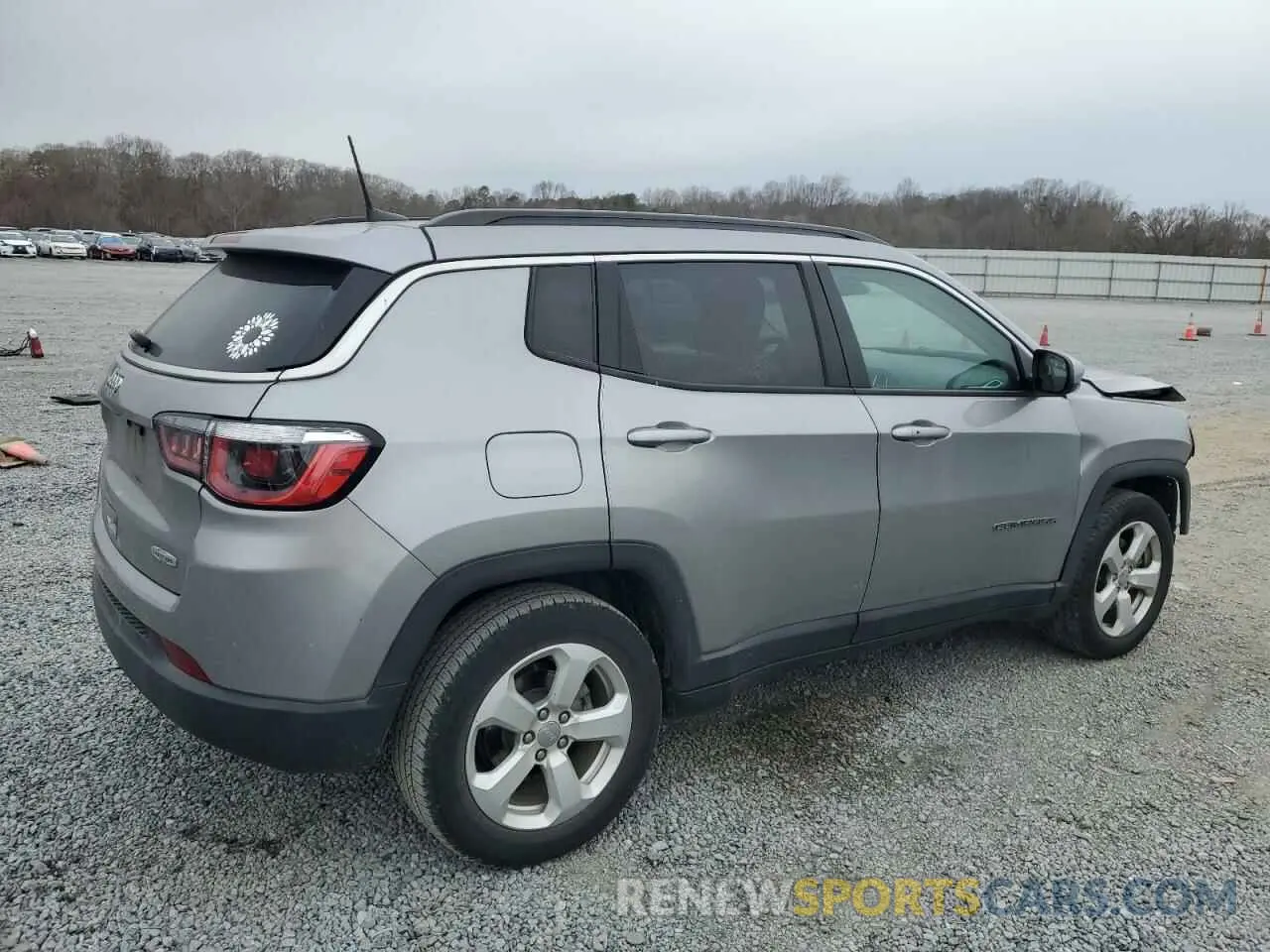 3 fotografías del automóvil dañado 3C4NJCBB2KT762948 JEEP COMPASS 2019