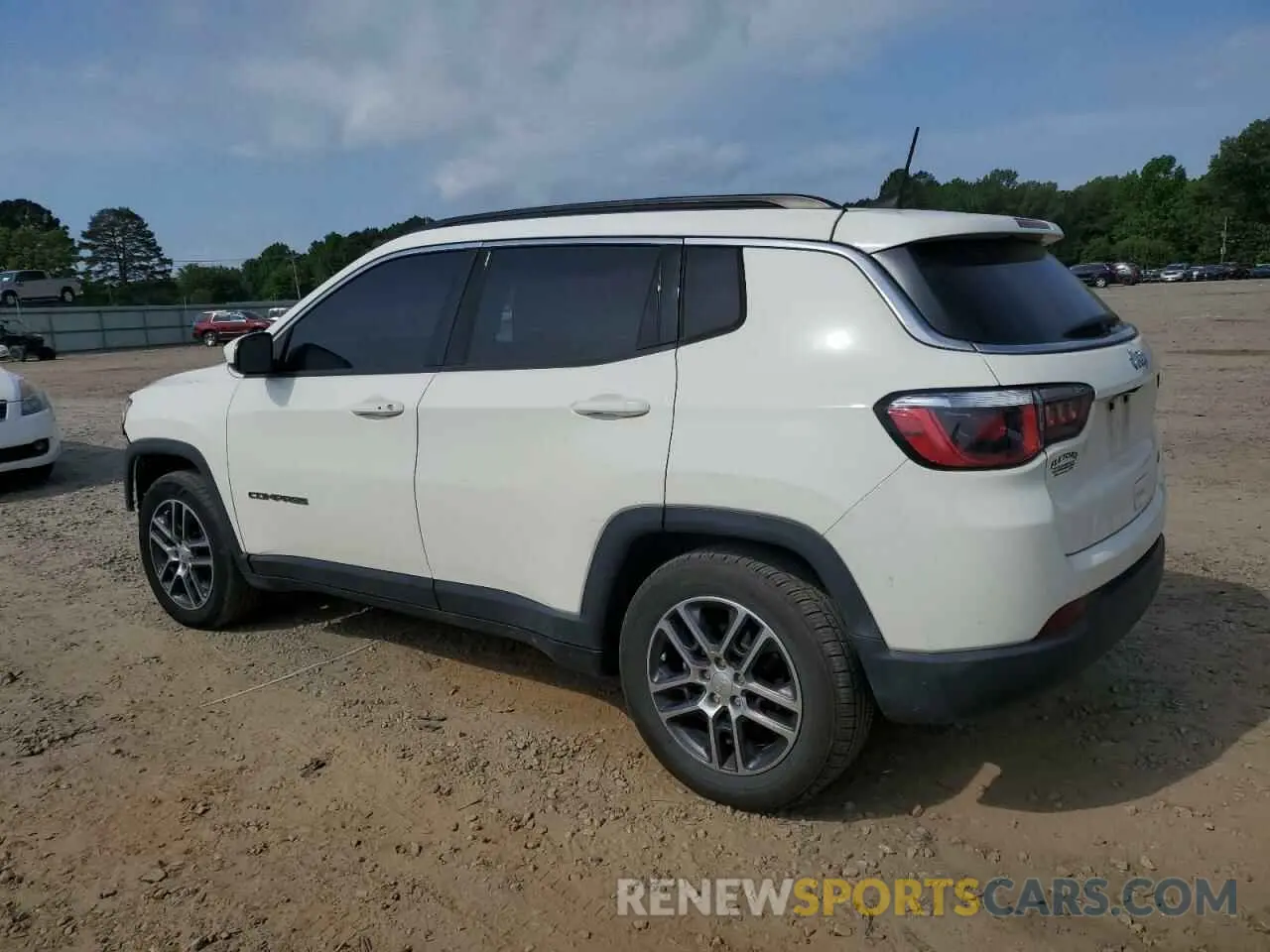 2 fotografías del automóvil dañado 3C4NJCBB3KT736861 JEEP COMPASS 2019