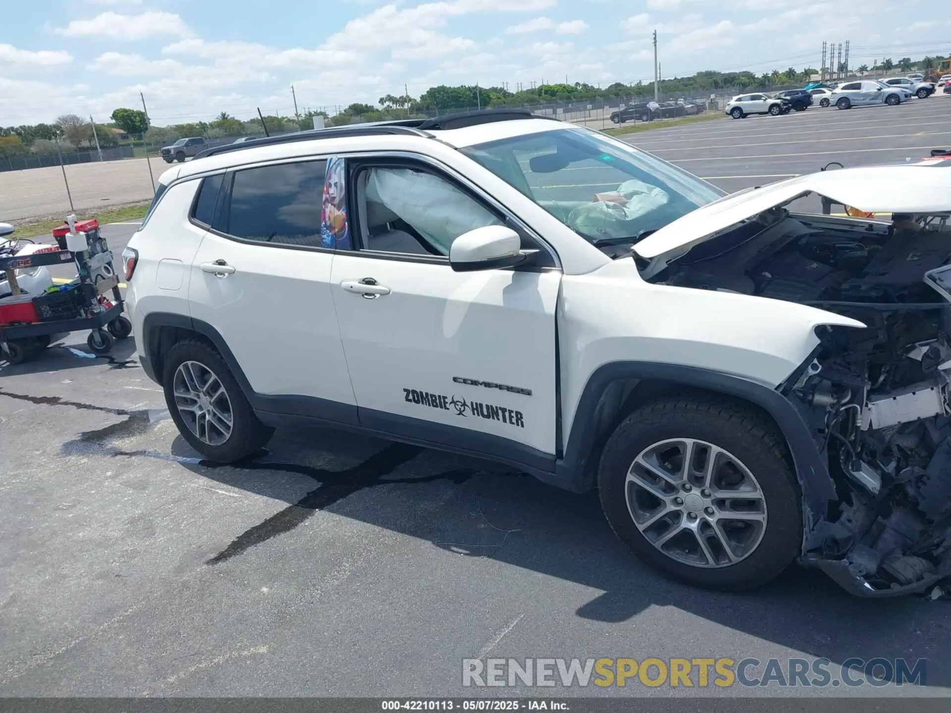 13 fotografías del automóvil dañado 3C4NJCBB3KT832196 JEEP COMPASS 2019