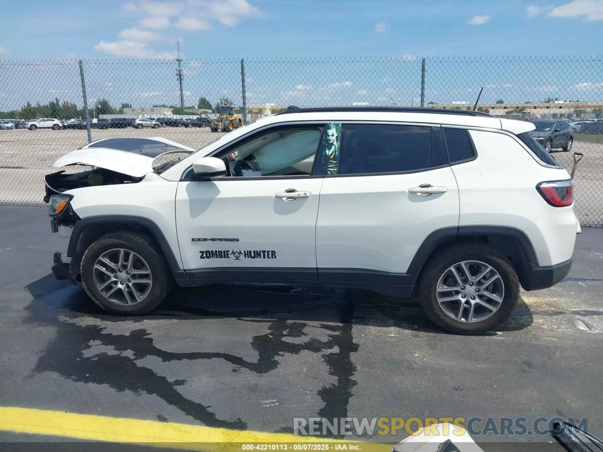 14 fotografías del automóvil dañado 3C4NJCBB3KT832196 JEEP COMPASS 2019